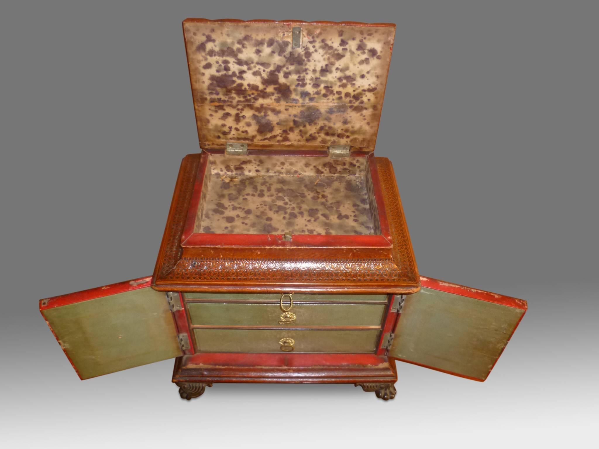 Regency Leather Covered Sewing Box In Good Condition For Sale In Folkestone, Kent