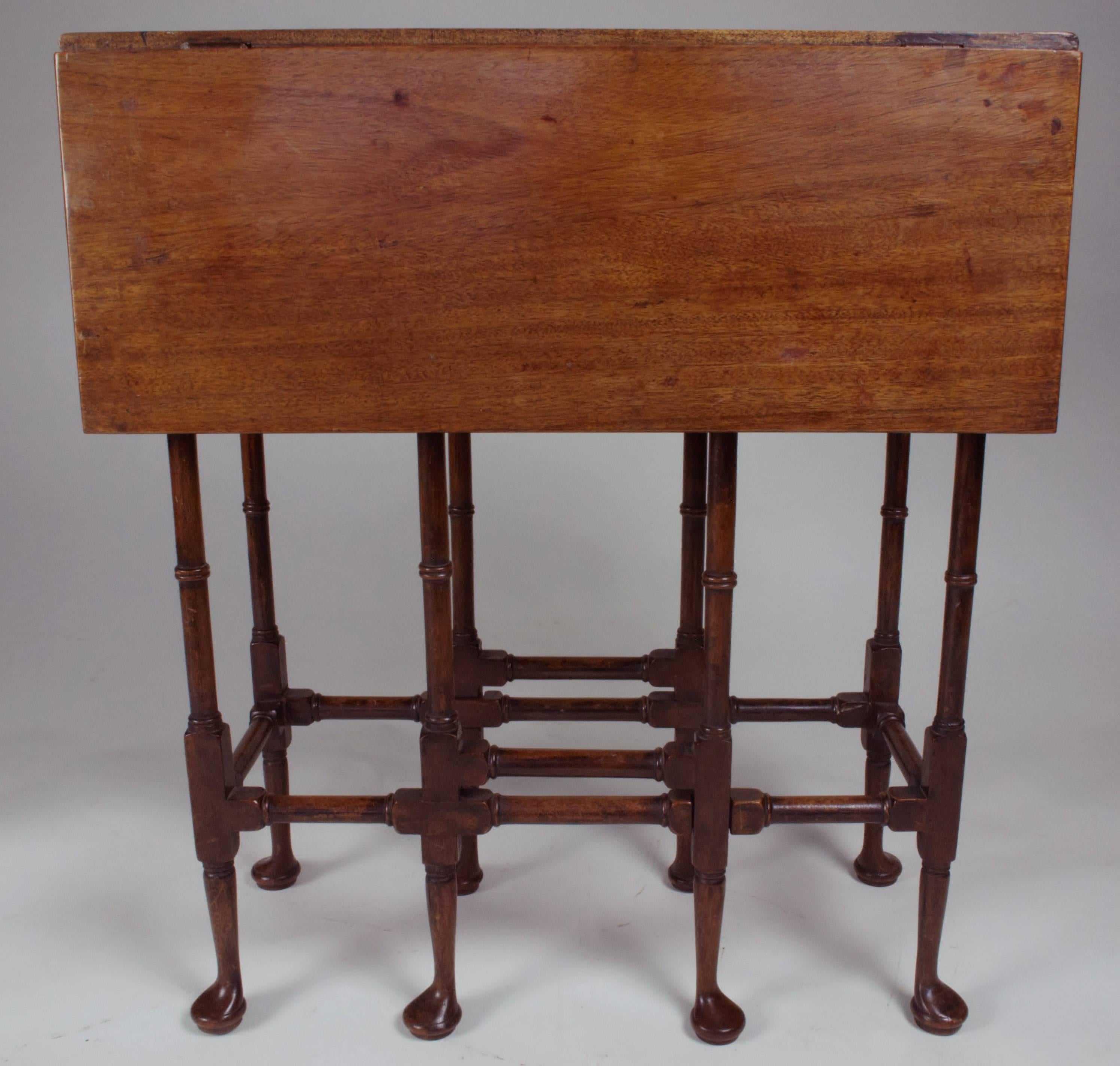 18th Century and Earlier 18th Century Mahogany Spider-Leg Occasional Table For Sale