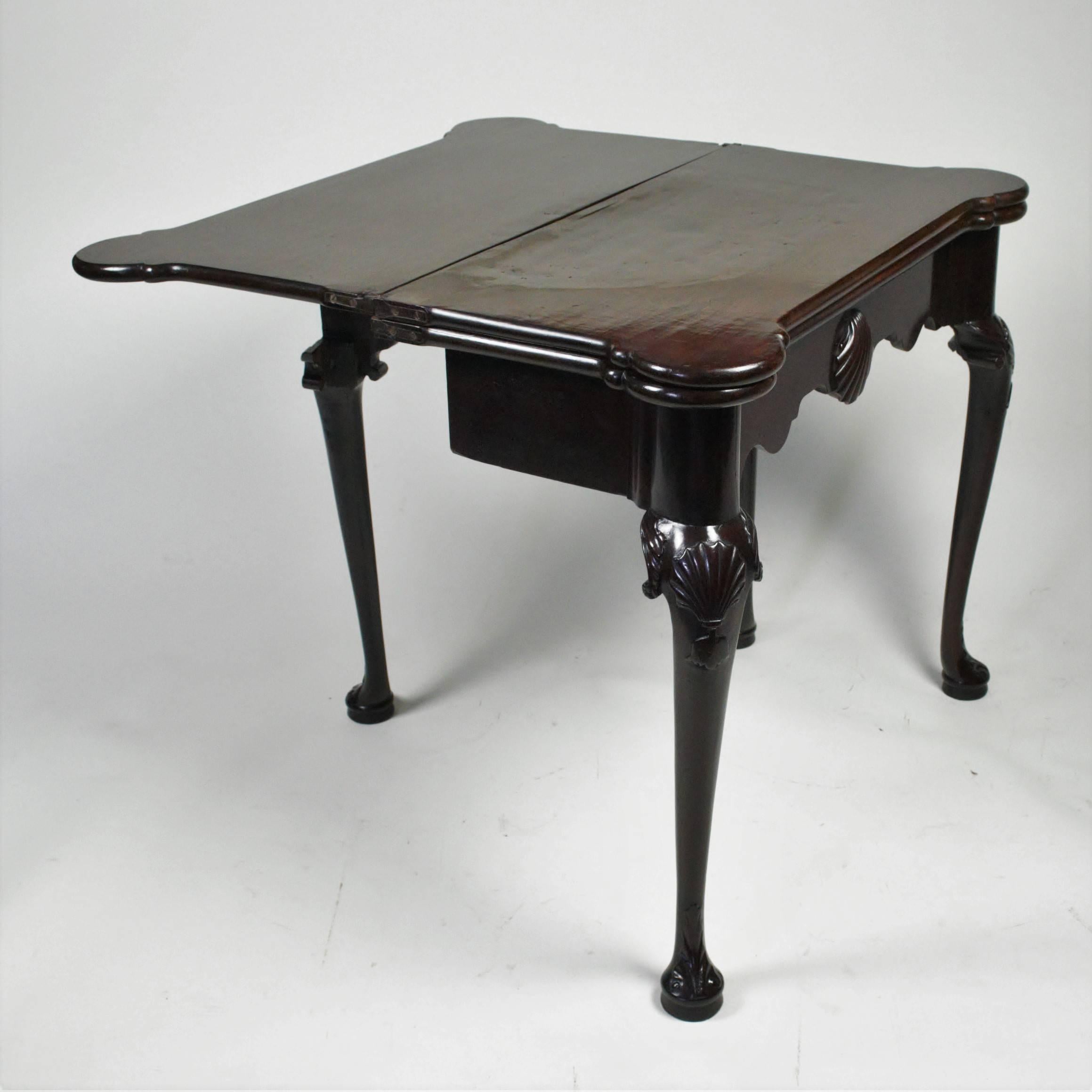 18th Century Irish Triple Top Card Table In Good Condition For Sale In Folkestone, Kent