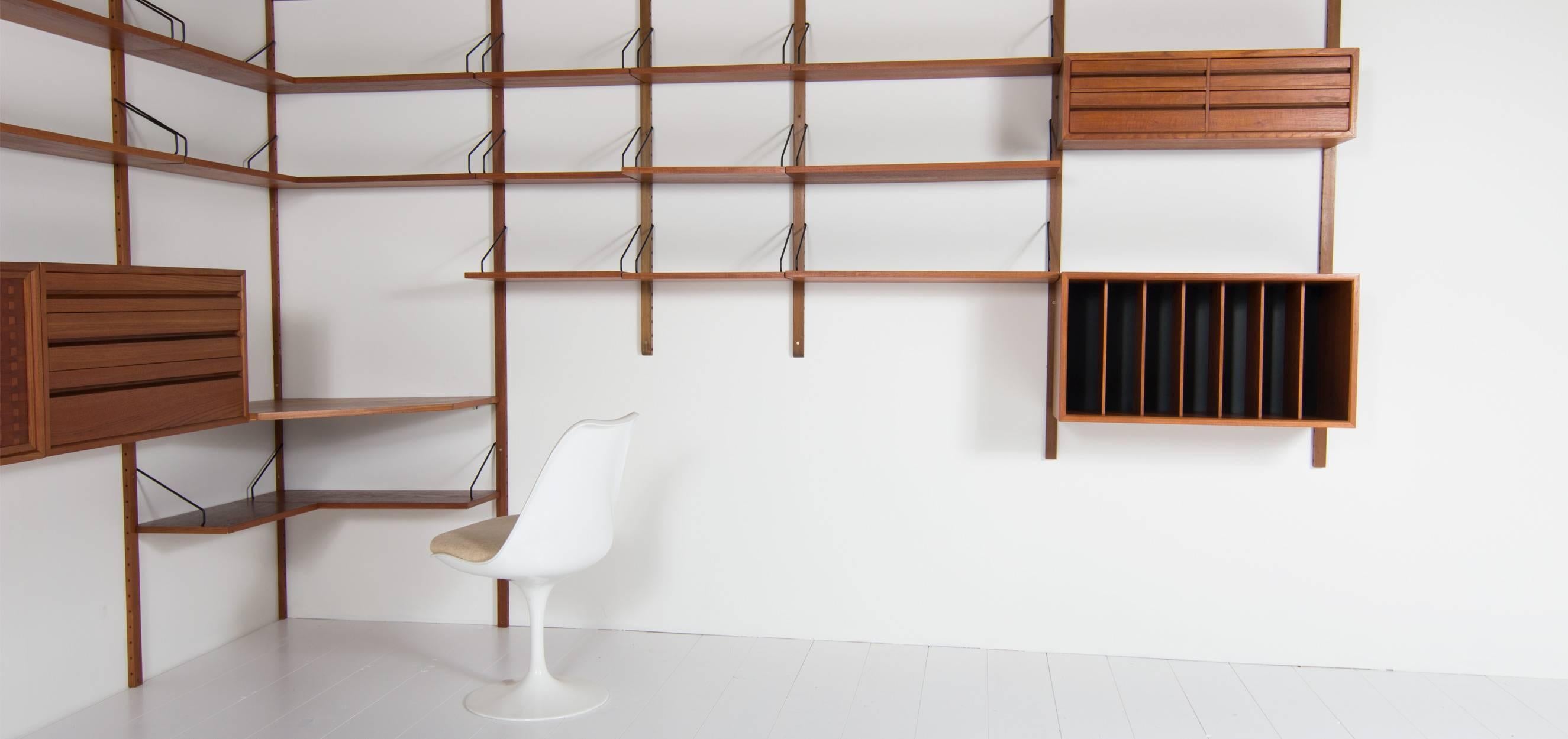 Poul Cadovius Wall System with Desk from the 1960s 1