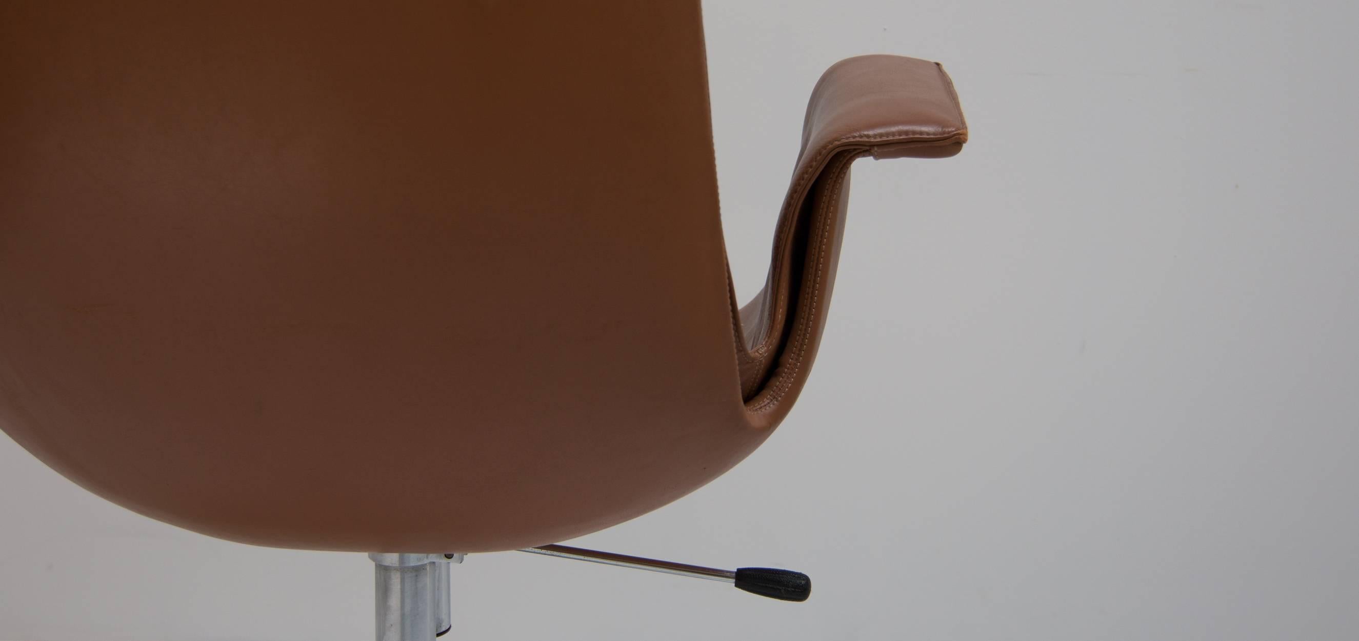 Jørgen Kastholm office chair produced by Kill international 3