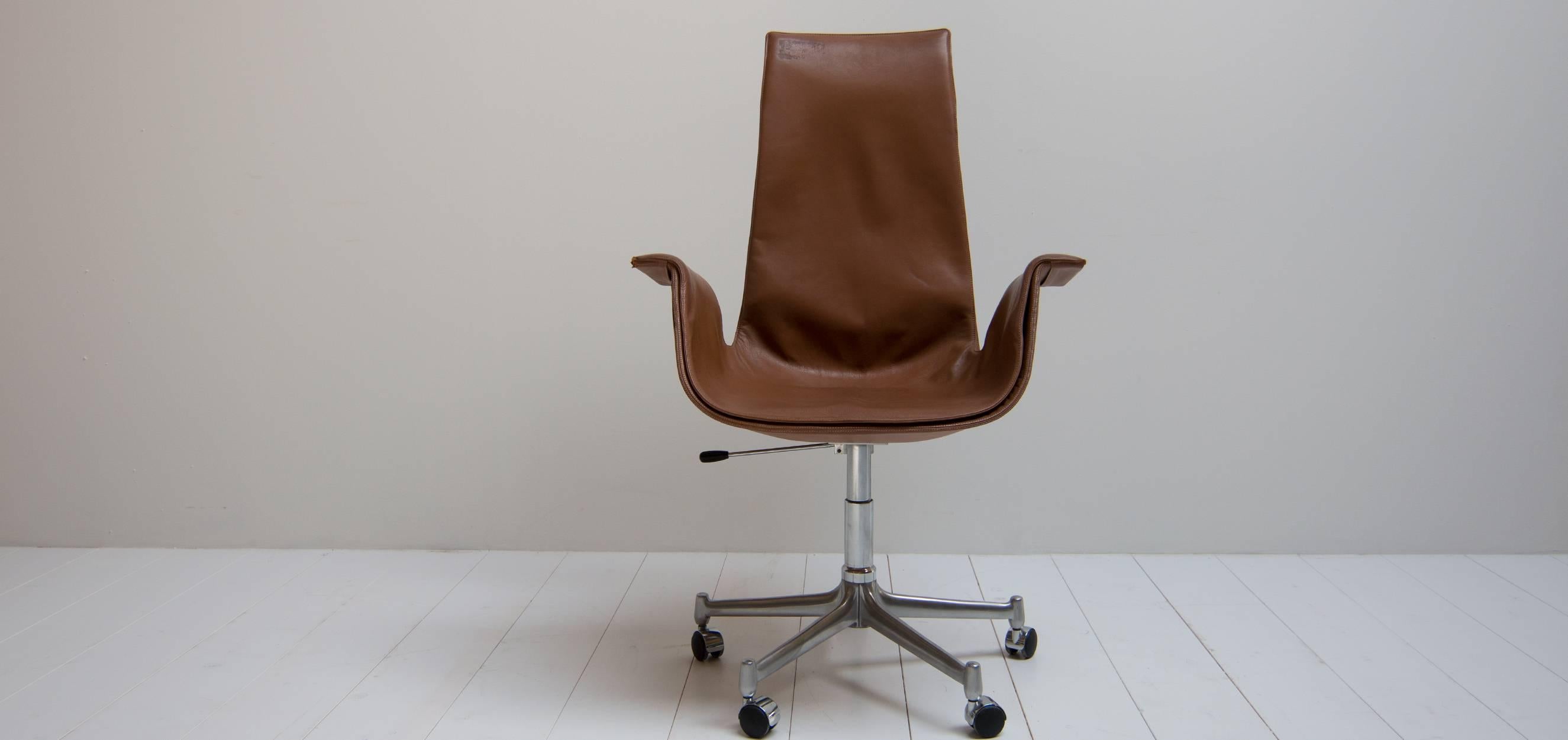 Jørgen Kastholm office chair, model FK 6725, was produced by Kill International in 1960. The chair was designed by Preben Fabricius and Jørgen Kastholm.

Jørgen Kastholm office chair
The office chair is lined with beautiful brown leather and