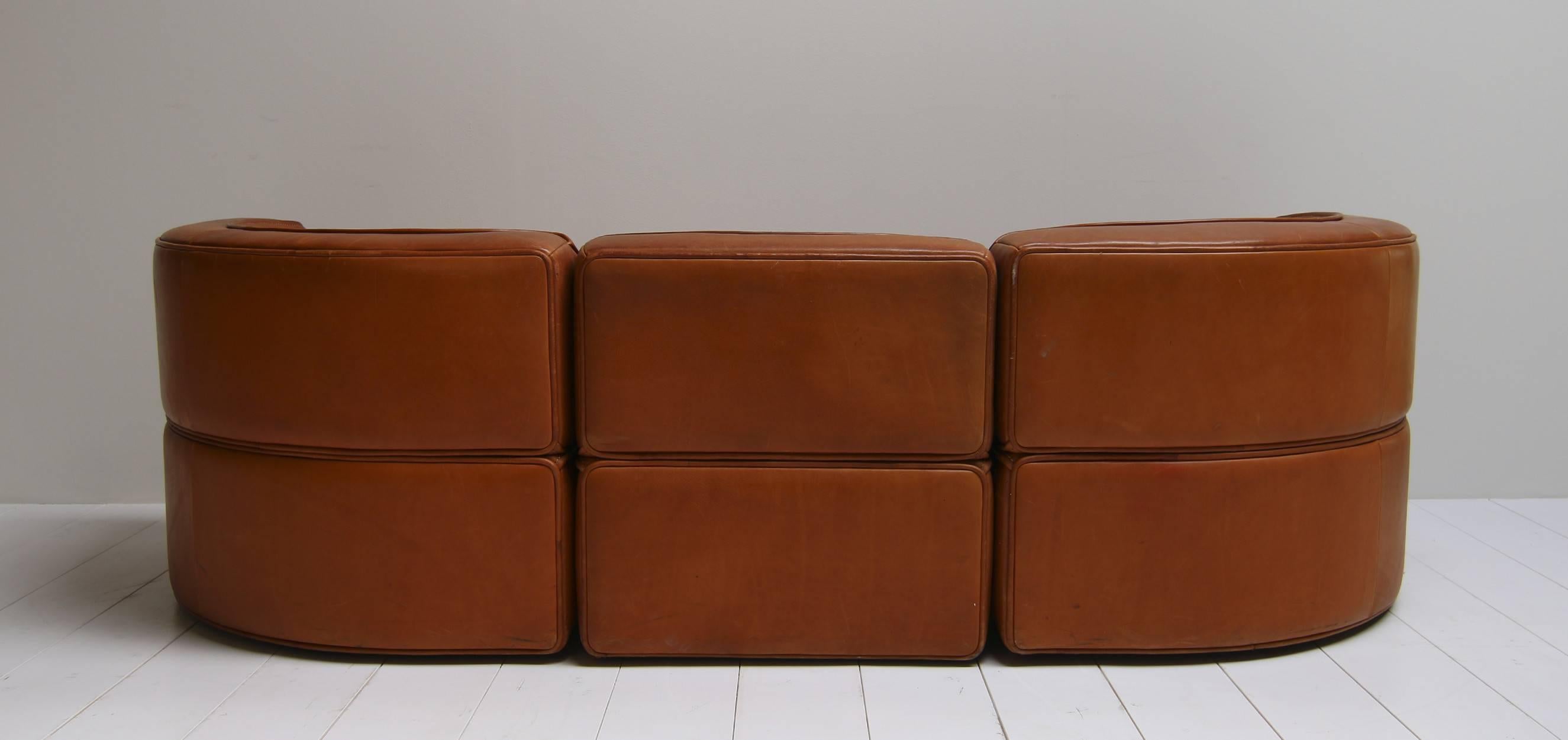 Mid-Century Modern De Sede DS15 Saddle Leather Sofa in Cognac Color