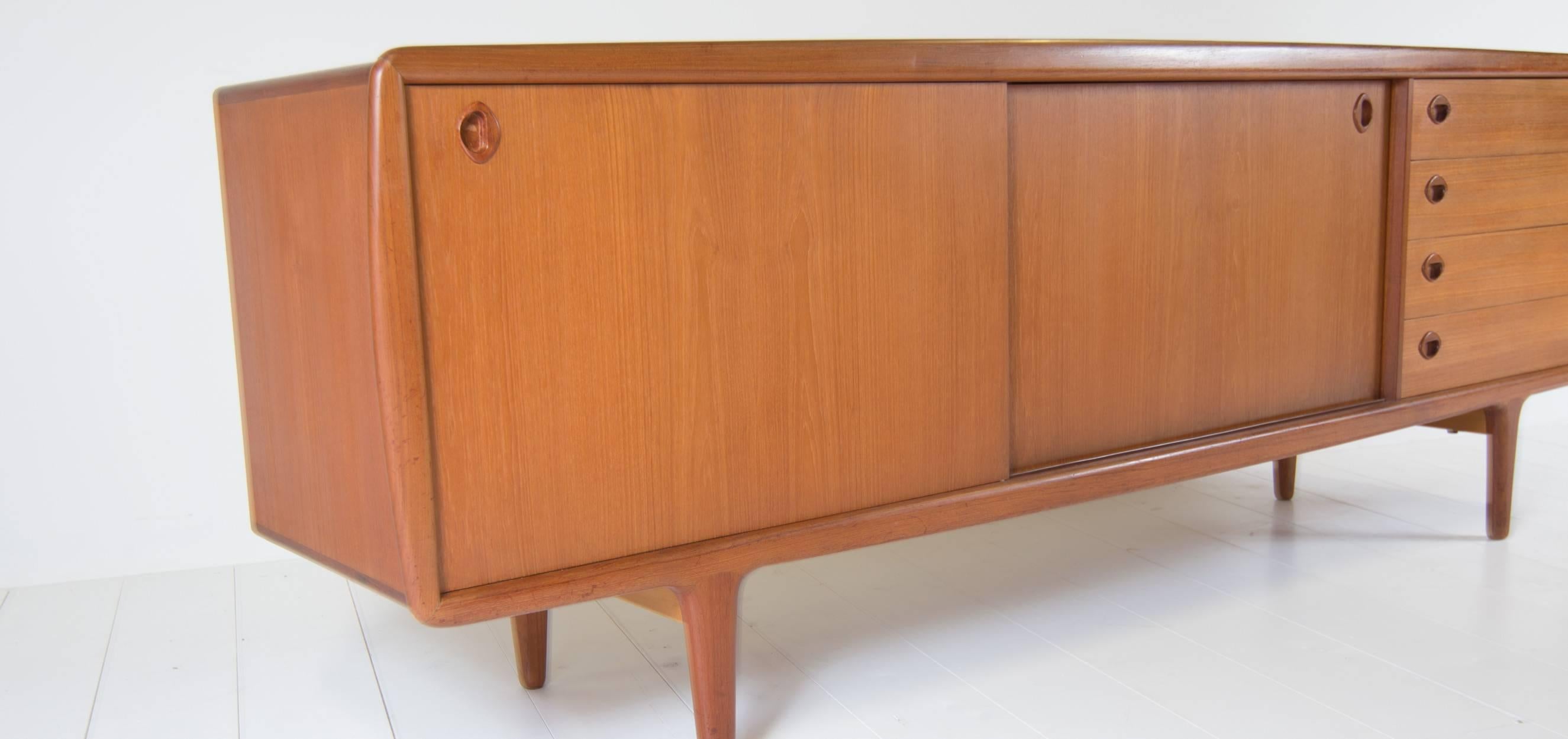 Vintage Sideboard Produced by H.P. Hansen in the 1960s For Sale 1