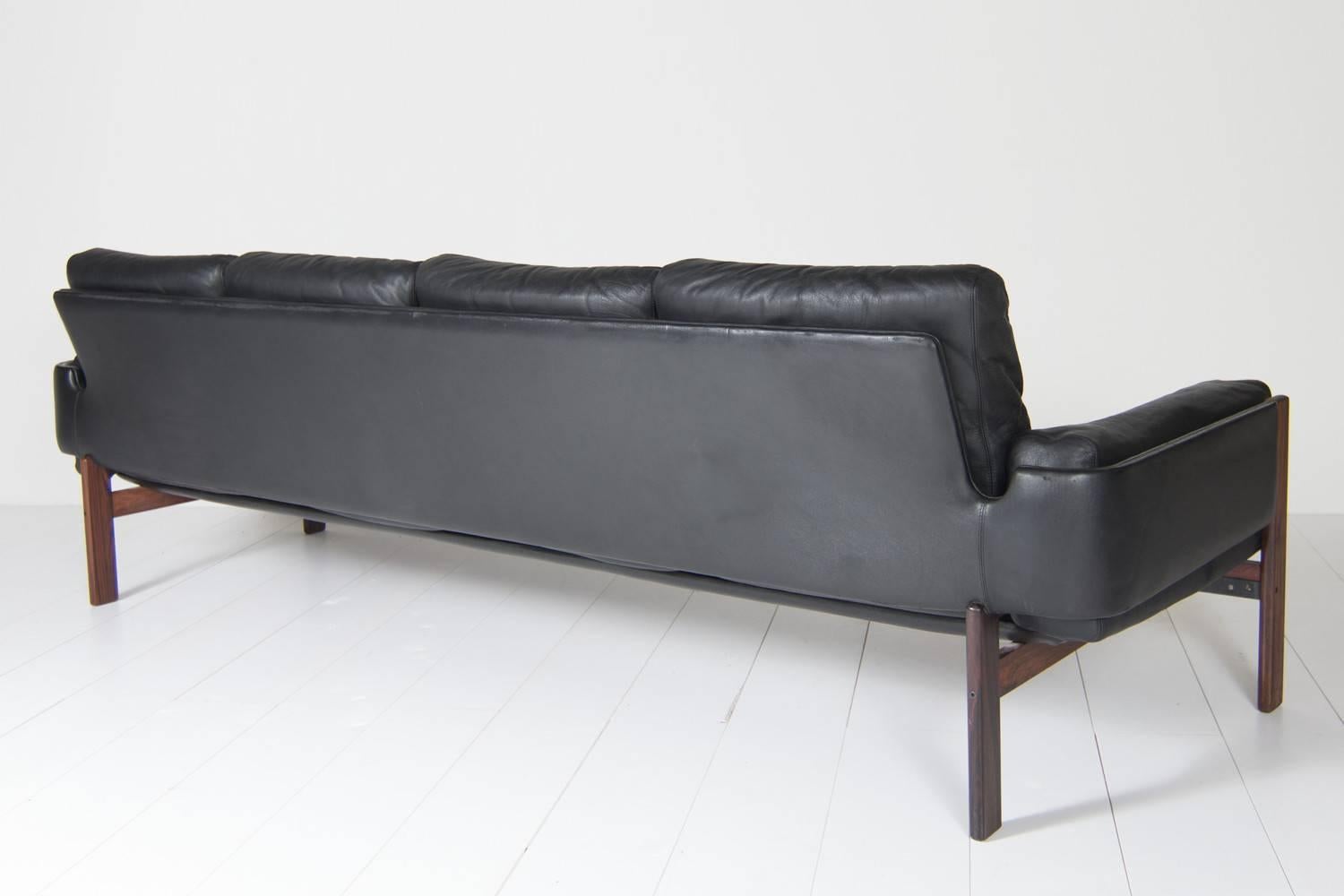 Sven Ivar Dysthe Four-Seat Sofa with Original Black Leather Upholstery In Good Condition For Sale In Sint Oedenrode, NL