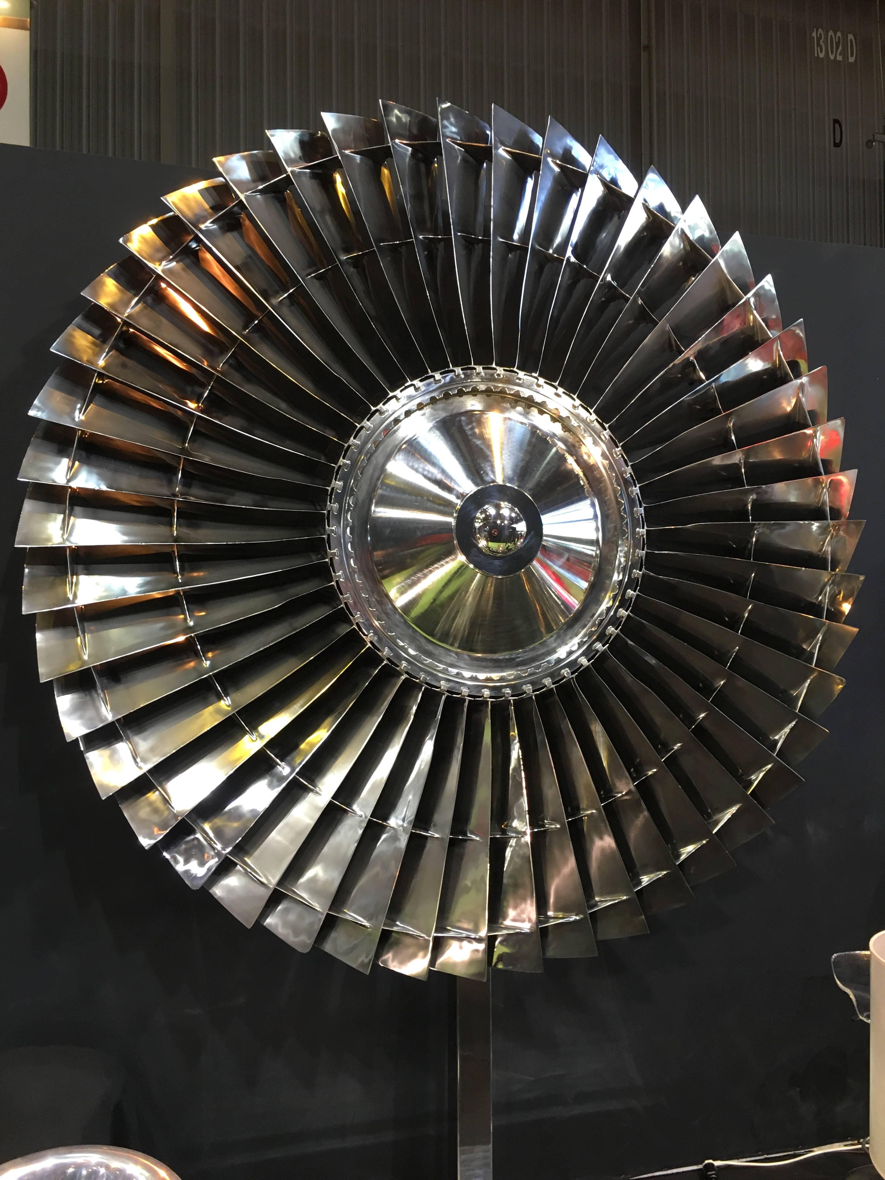 Mobilier Aeronautique, aircraft, aero-design
This impressive sculptural piece is an authentic, hand-polished fan blade from a Boeing 747 aircraft, circa 1970. The Pratt & Whitney JT9D engine was the first high-bypass-ratio jet engine to power a