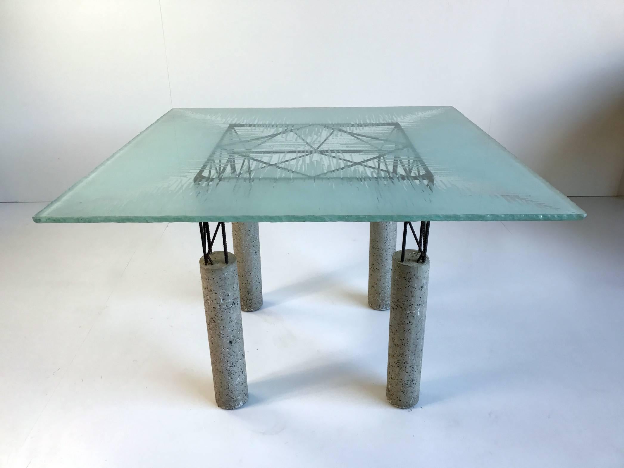 Glastisch aus Beton und Beton aus Eisen, Italien, 1980 (Brutalismus) im Angebot