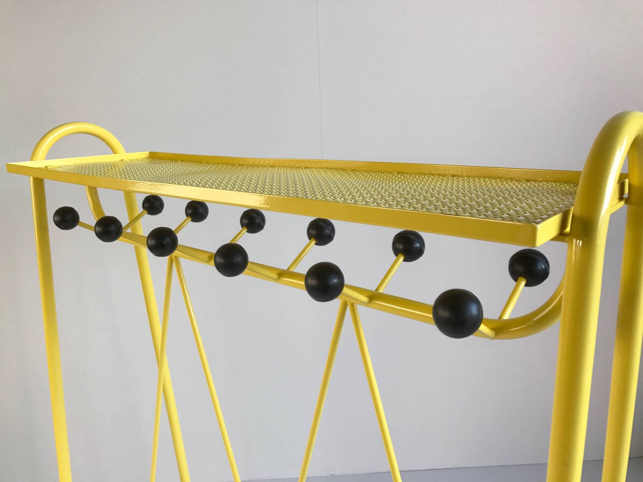 Coat Rack in Tubular Metal and Bakelite, France, 1950 In Good Condition In Catonvielle, FR