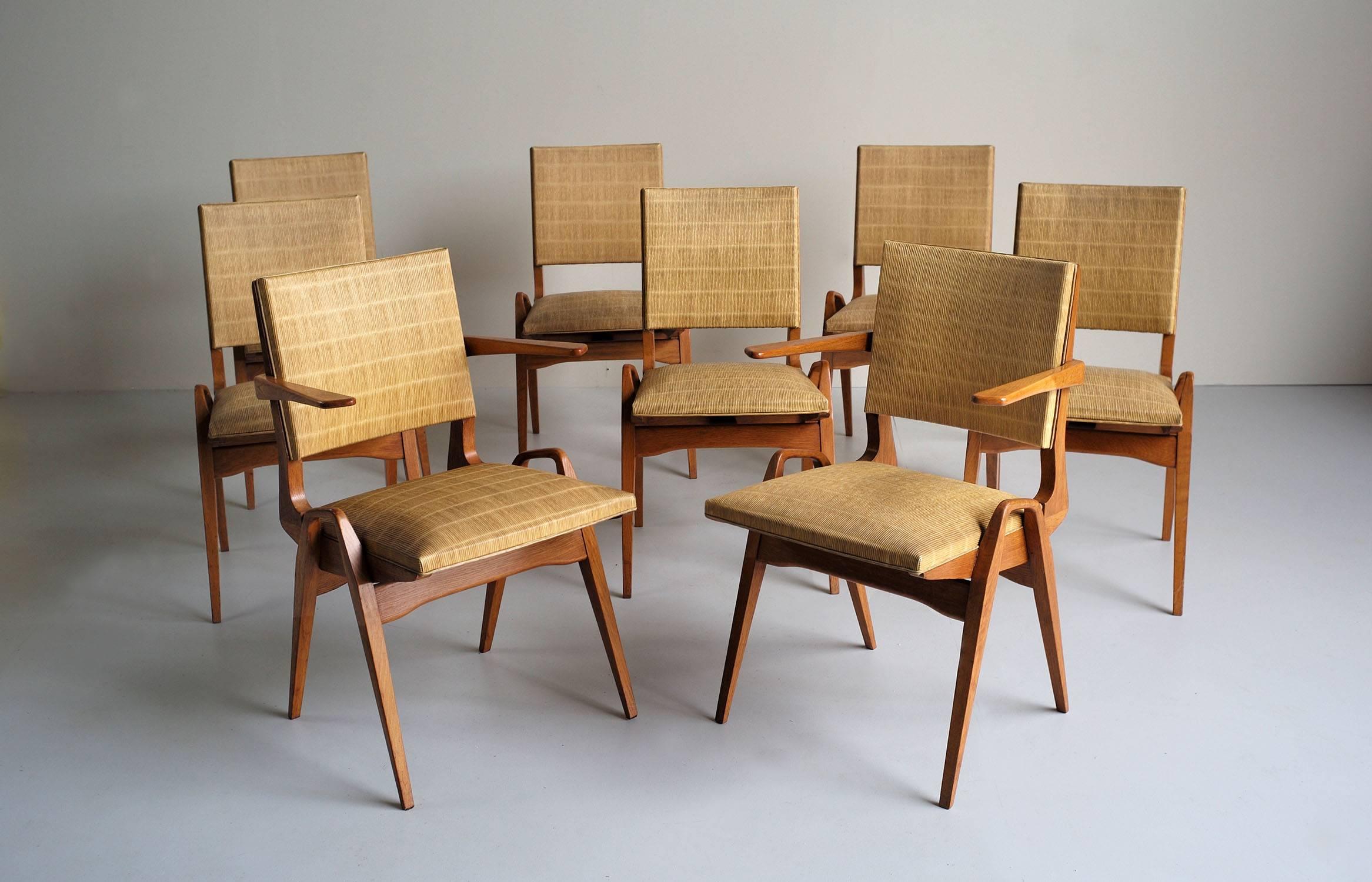 Rare series of six chairs and two armchairs by Maurice Pré, France, 1950.
Structure in varnished oak, seat and back covered with a very beautiful imitation leather imitating braided straw. Maurice Pré, companion and collaborator of Jeannette