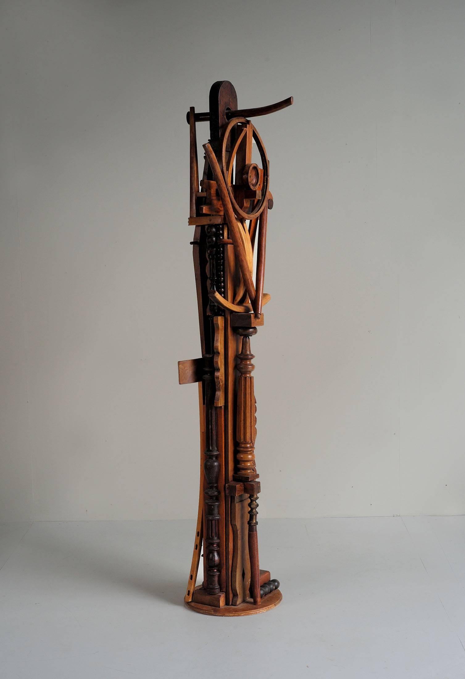 Autre Ricardo Santamaria « TOTEM », 1975 en vente