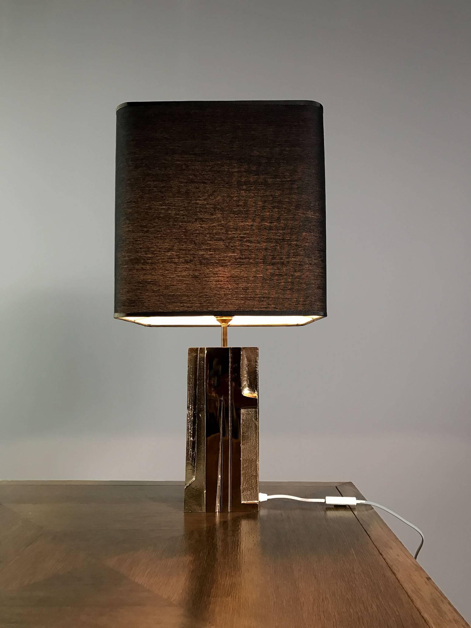 Rare gilt bronze lamp / frosted by Michel Mangematin, France, 1960.
Original lampshade. Measures: 71 cm high.