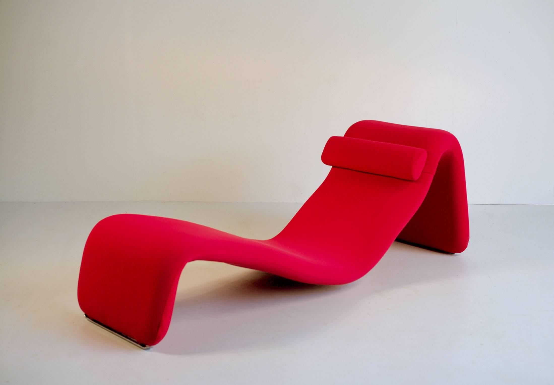 Olivier Mourgue (1939) for Airborne, lounge chair model 8412, France, 1965.
Structure in curved steel tube, padding in polyurethane foam covered with a removable cover in Jersey Feu color jersey.
Perfect condition.
 