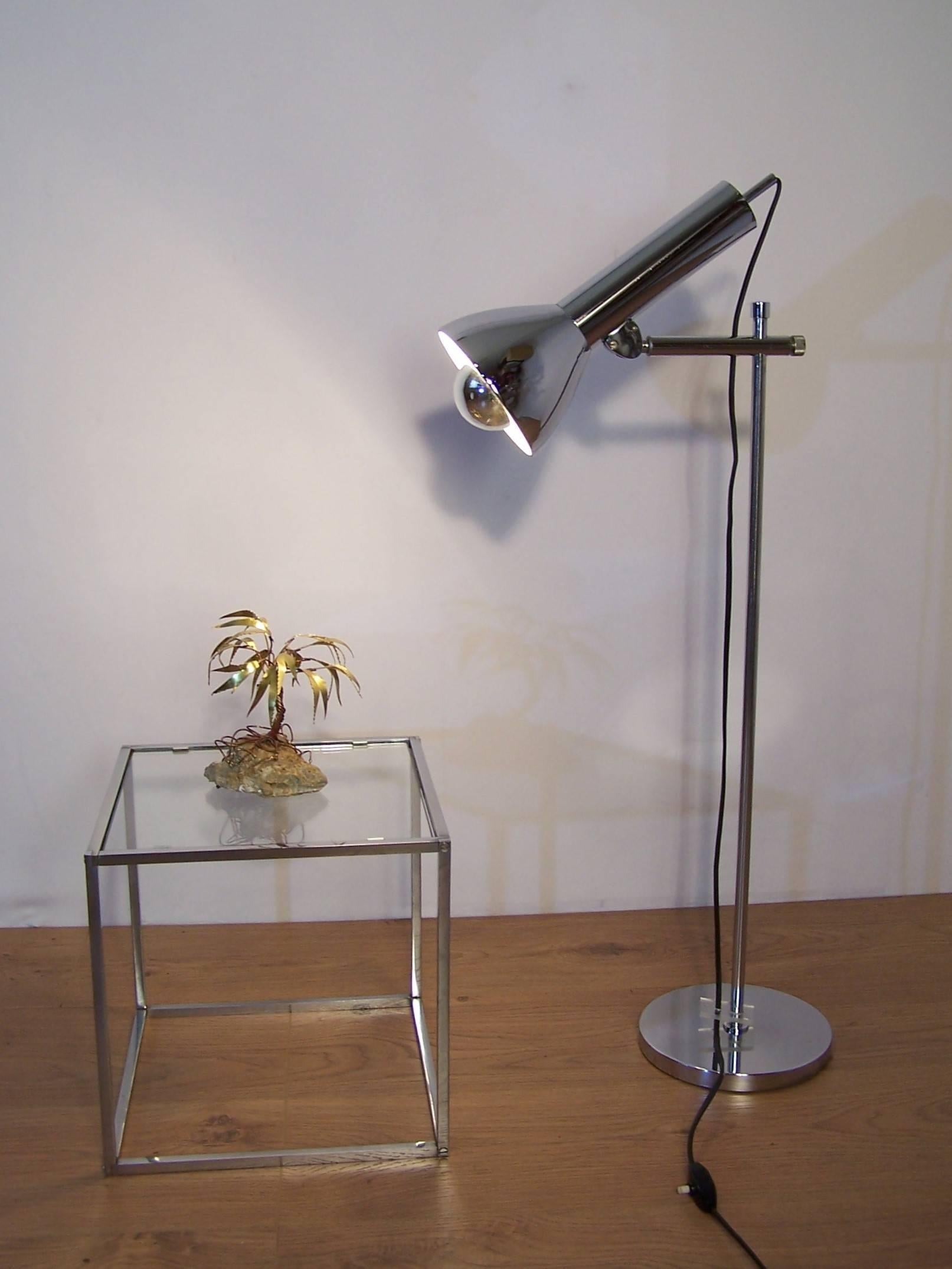 Large Vintage Lamp All in Chrome In Good Condition For Sale In Tourcoing, FR