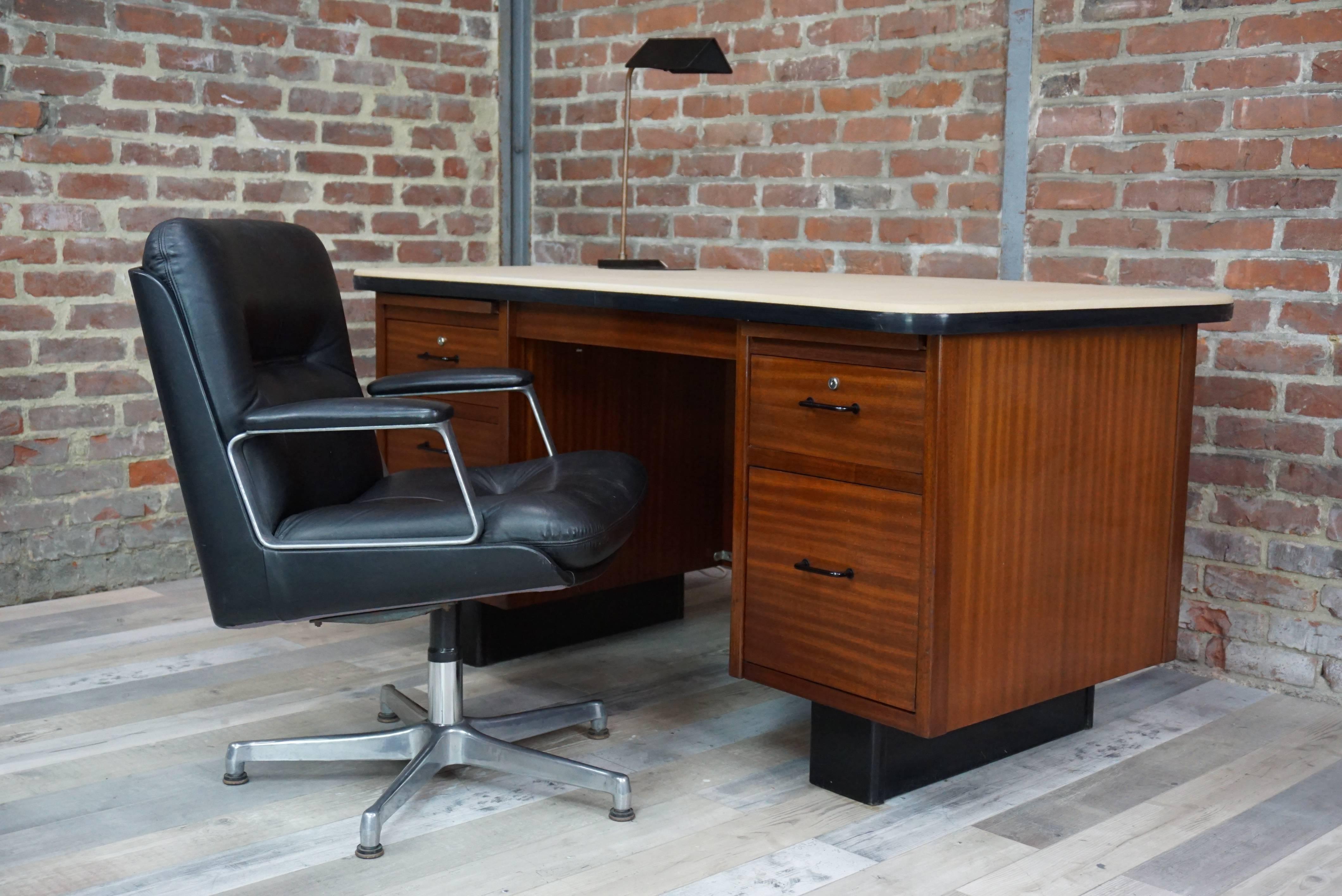 Teak Executive Desk French Design from the 1950s Art Deco Style In Excellent Condition In Tourcoing, FR
