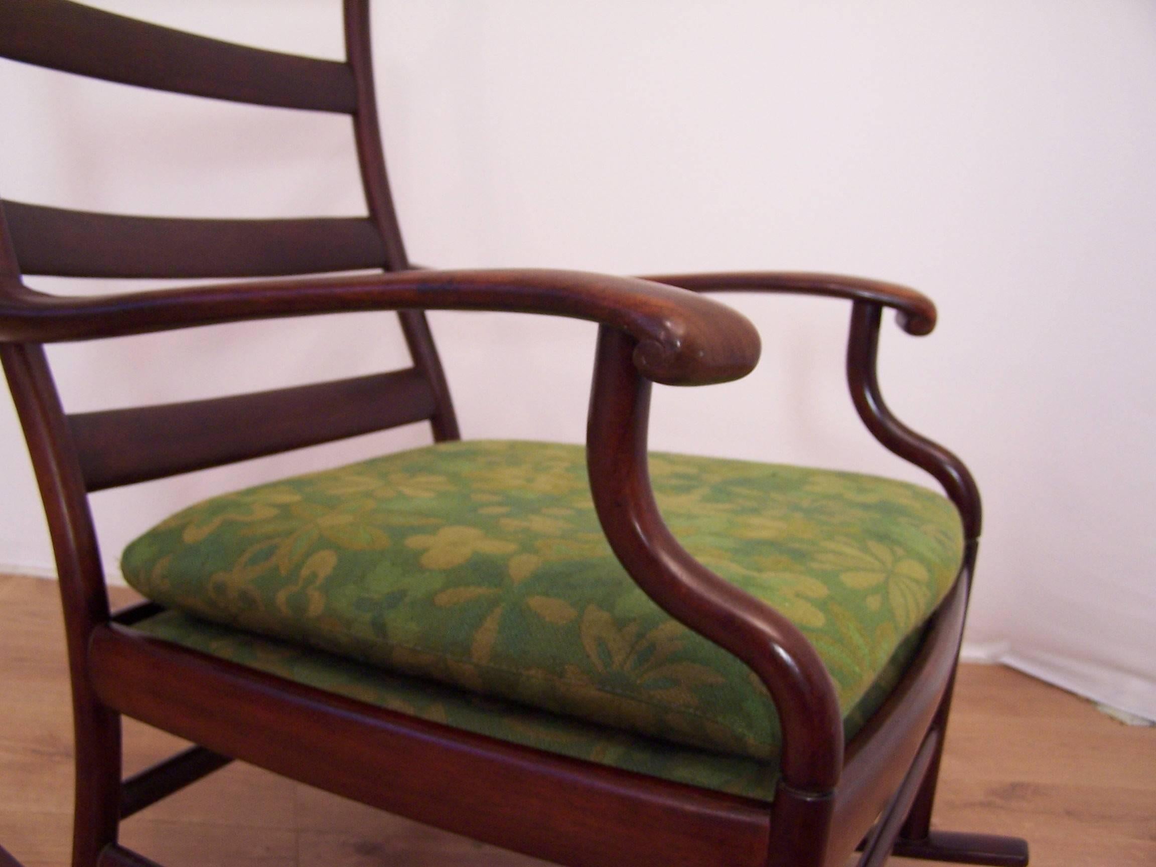 Vintage Rosewood Rocking-Chair from Simmons In Excellent Condition In Tourcoing, FR