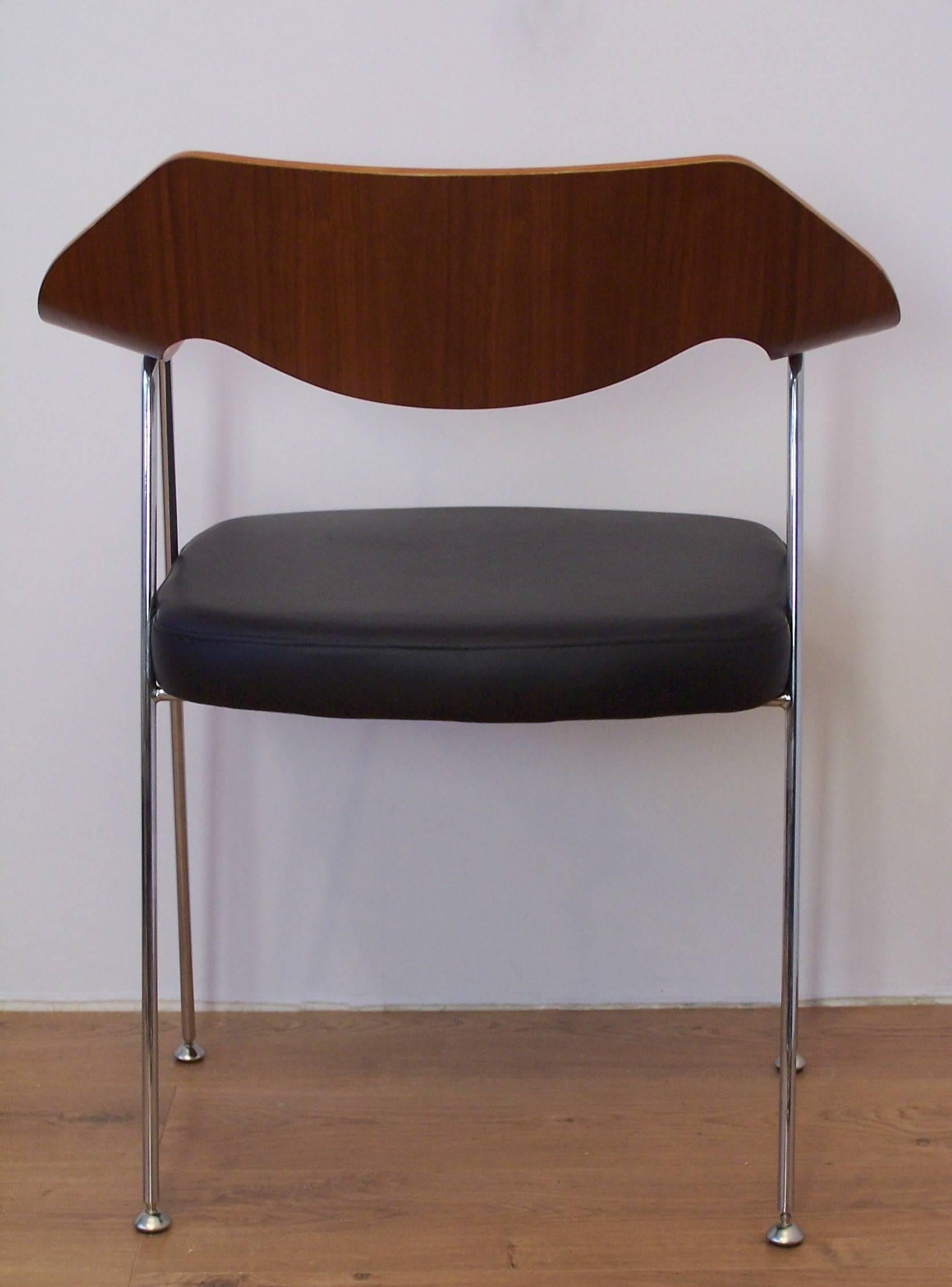 Modern Robin Day Chair with Armrests from the 1950s