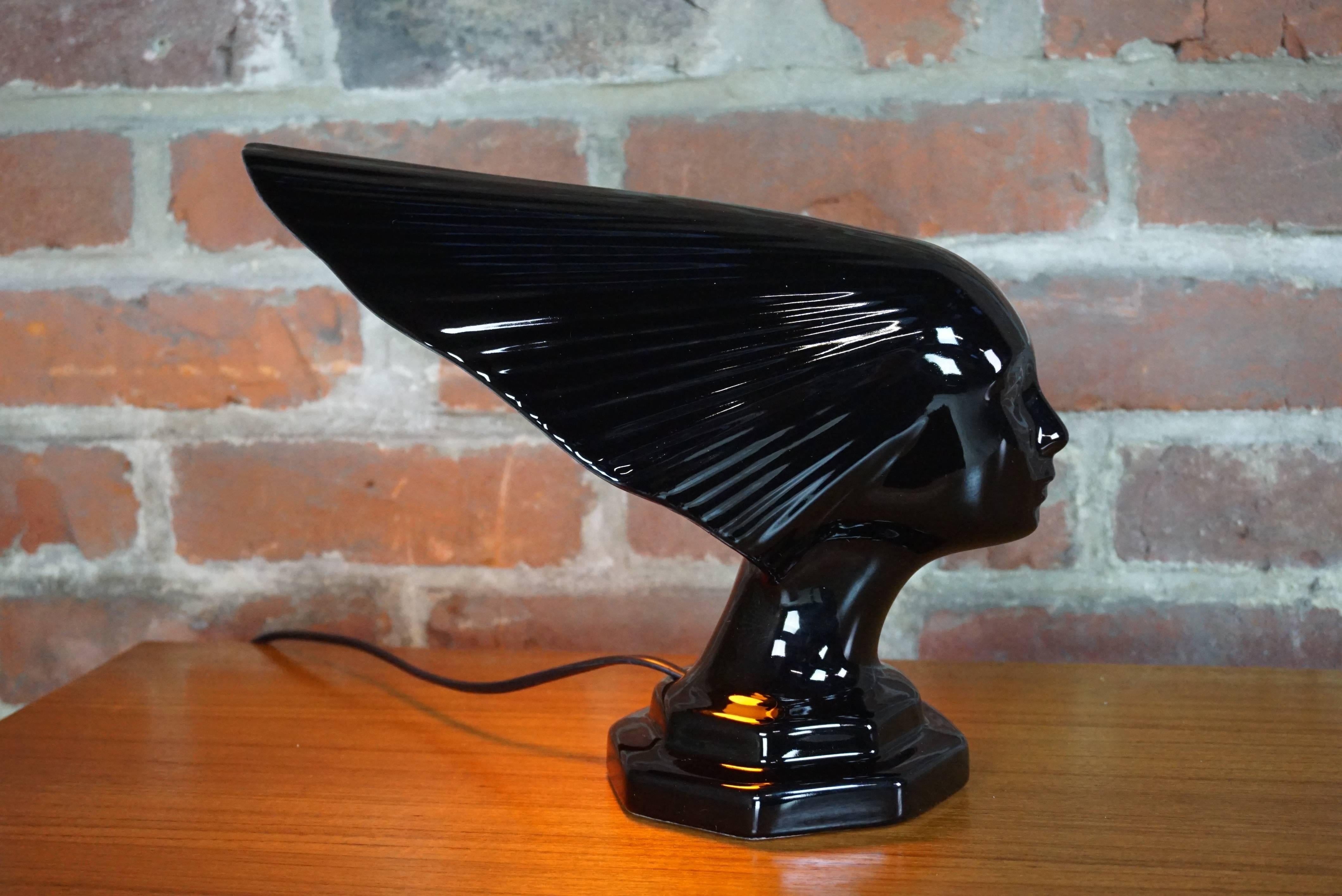 Magnificent Lamp Representing the Victory of Lalique 3