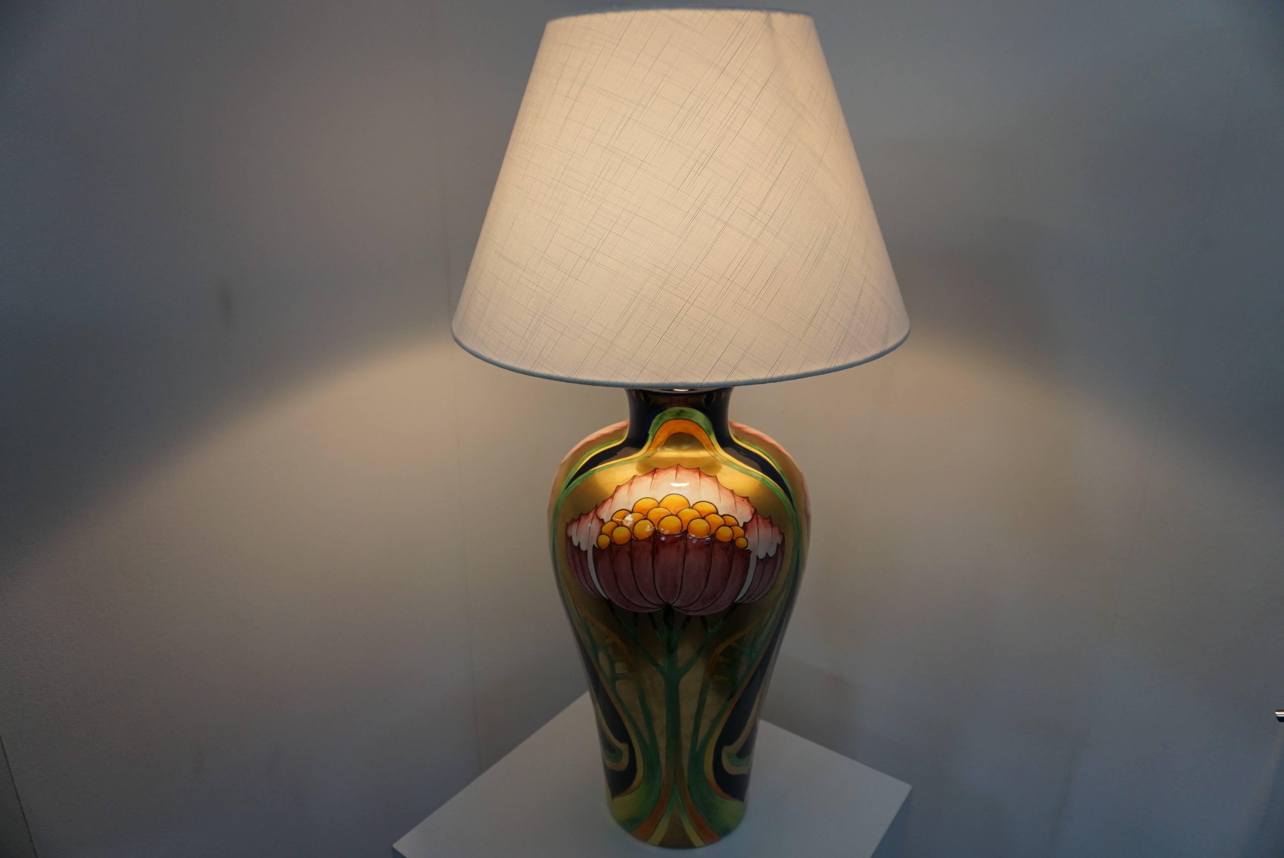 Hollywood Regency Lampe en céramique colorée de conception italienne par « Paolo Marioni » en vente