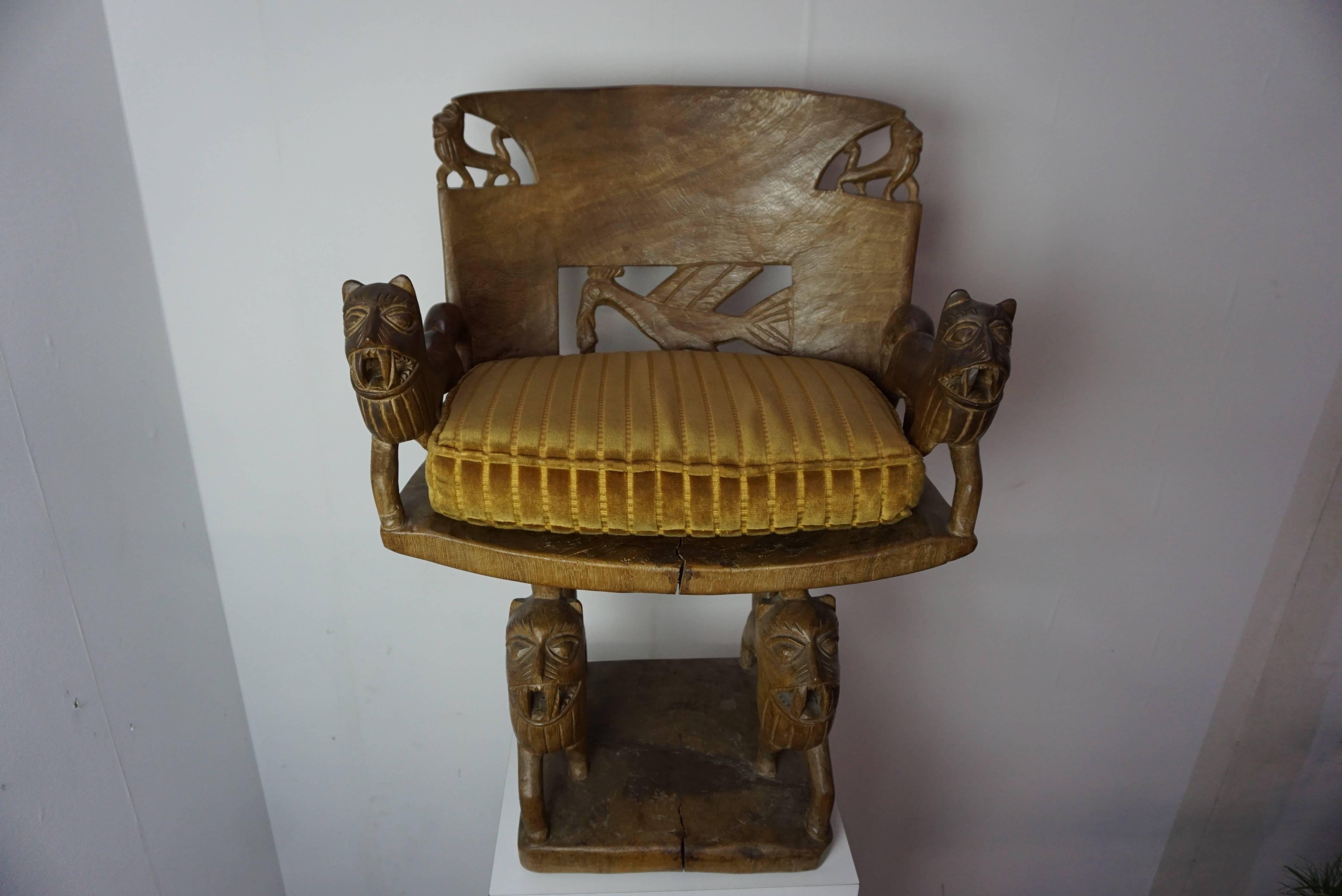 Beninese Magnificent and Rare Throne in a Single Piece of Wood