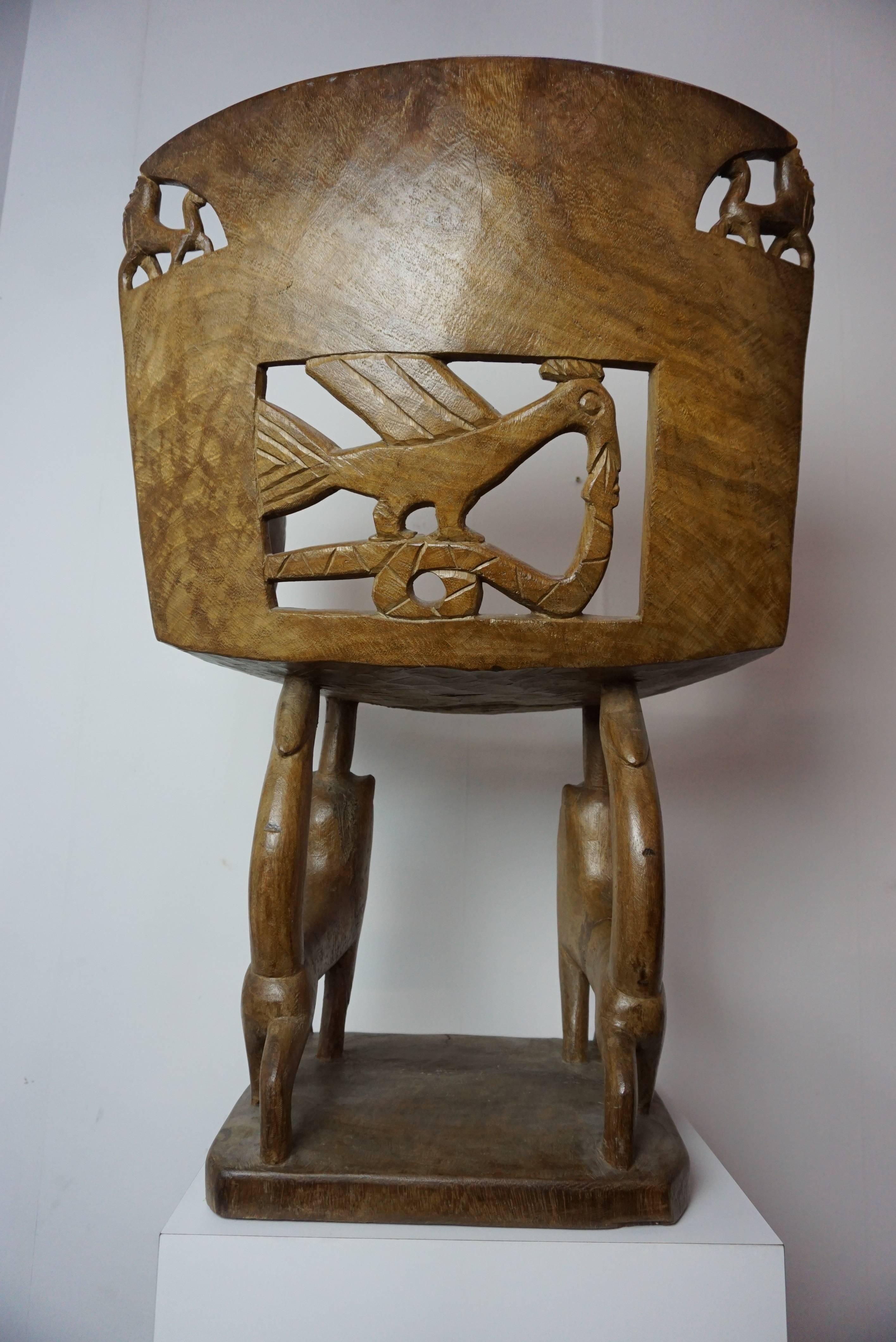 Magnificent and Rare Throne in a Single Piece of Wood 1