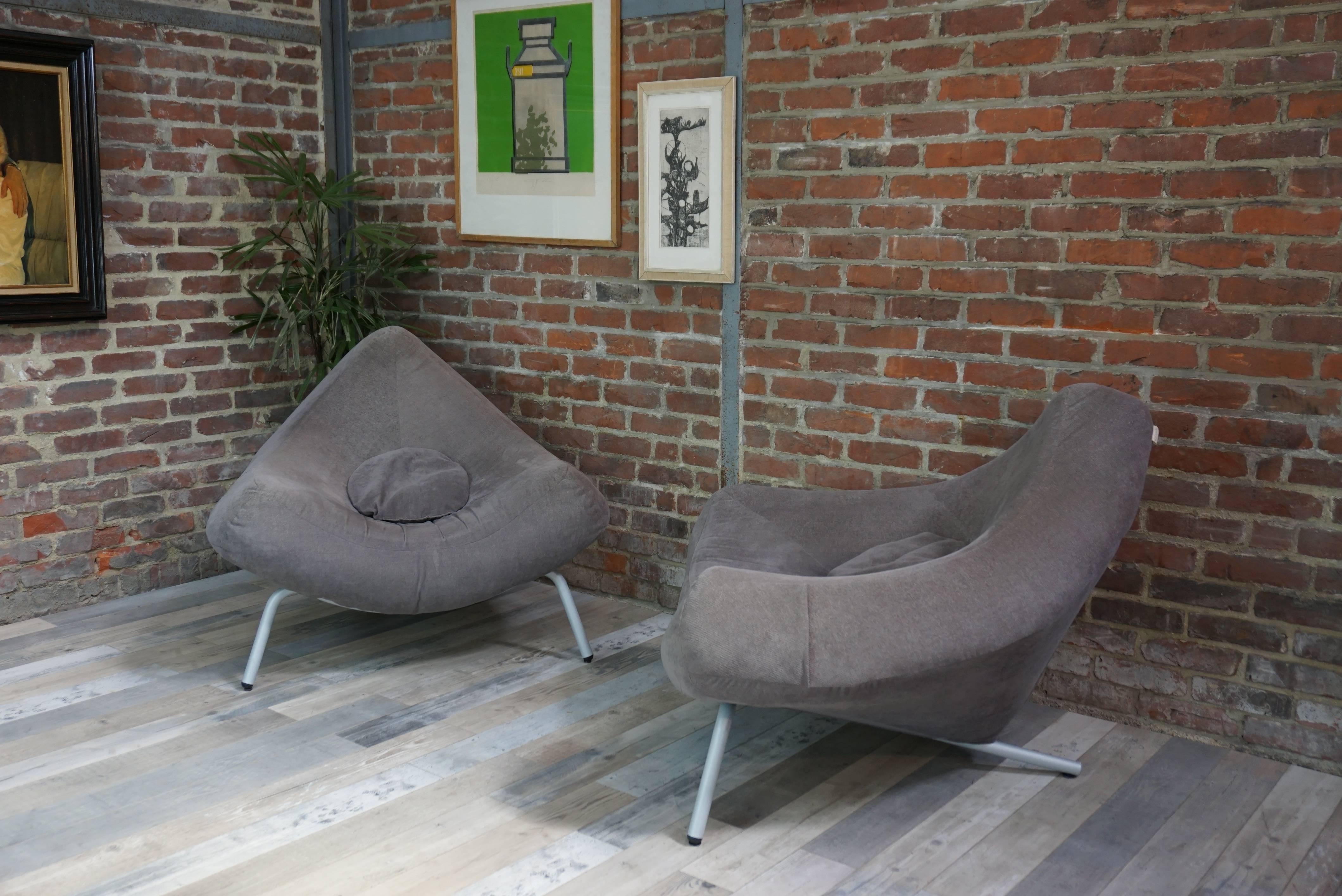 Paire de fauteuils lounge 