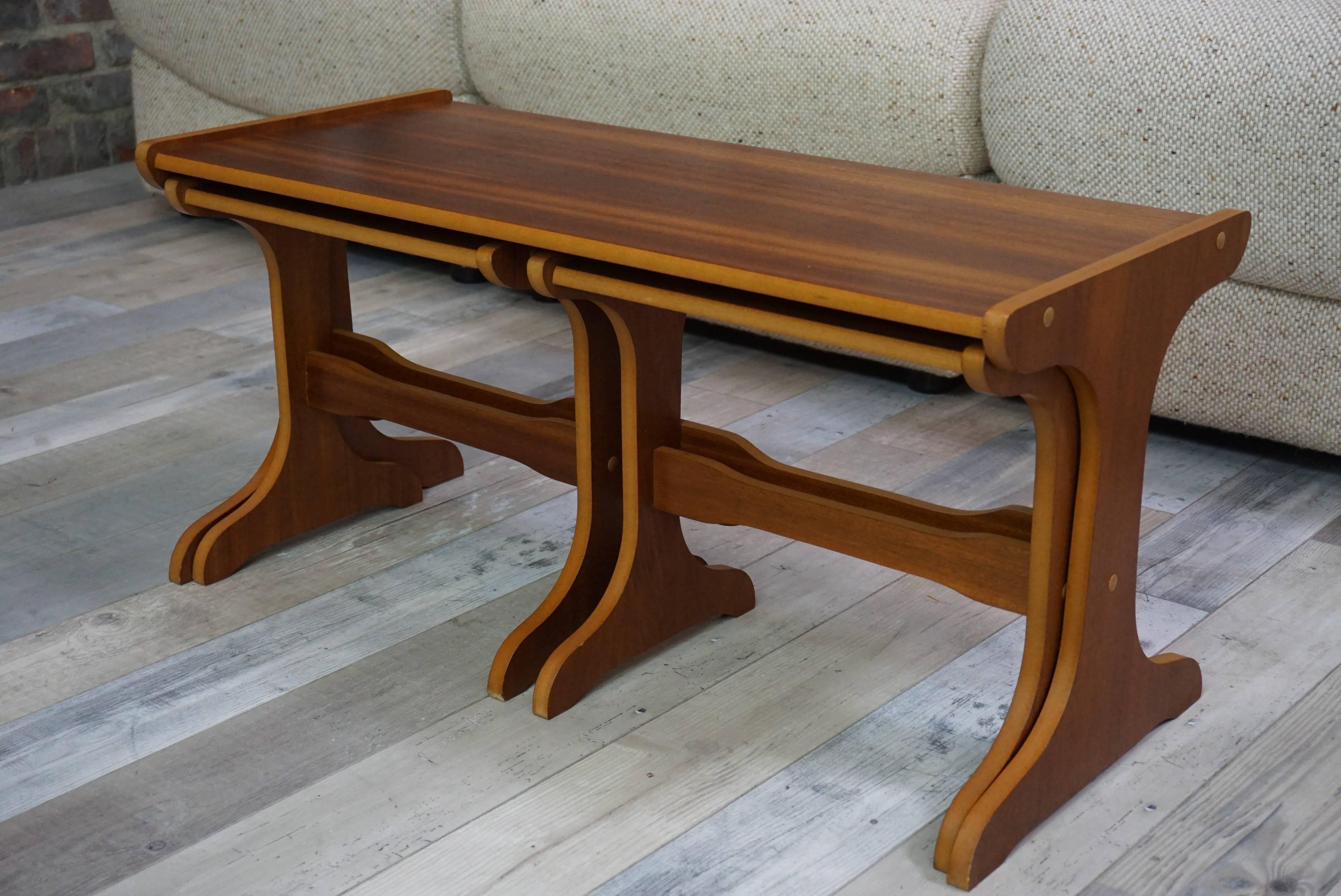 Set of Nesting Teak Tables Design of the 1950-1960 In Excellent Condition In Tourcoing, FR