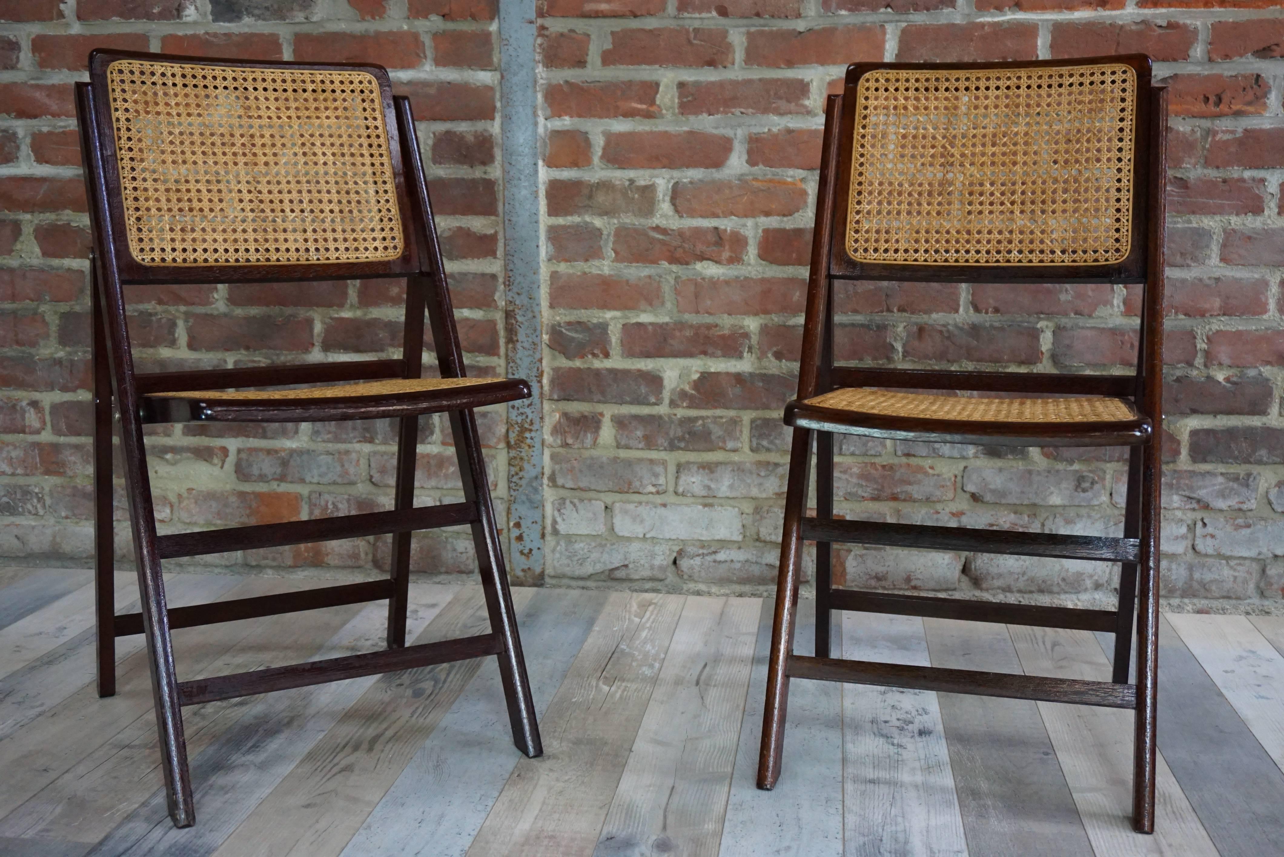 Pair of Folding Wood and Wickers Chairs Design of the 1960s In Excellent Condition In Tourcoing, FR