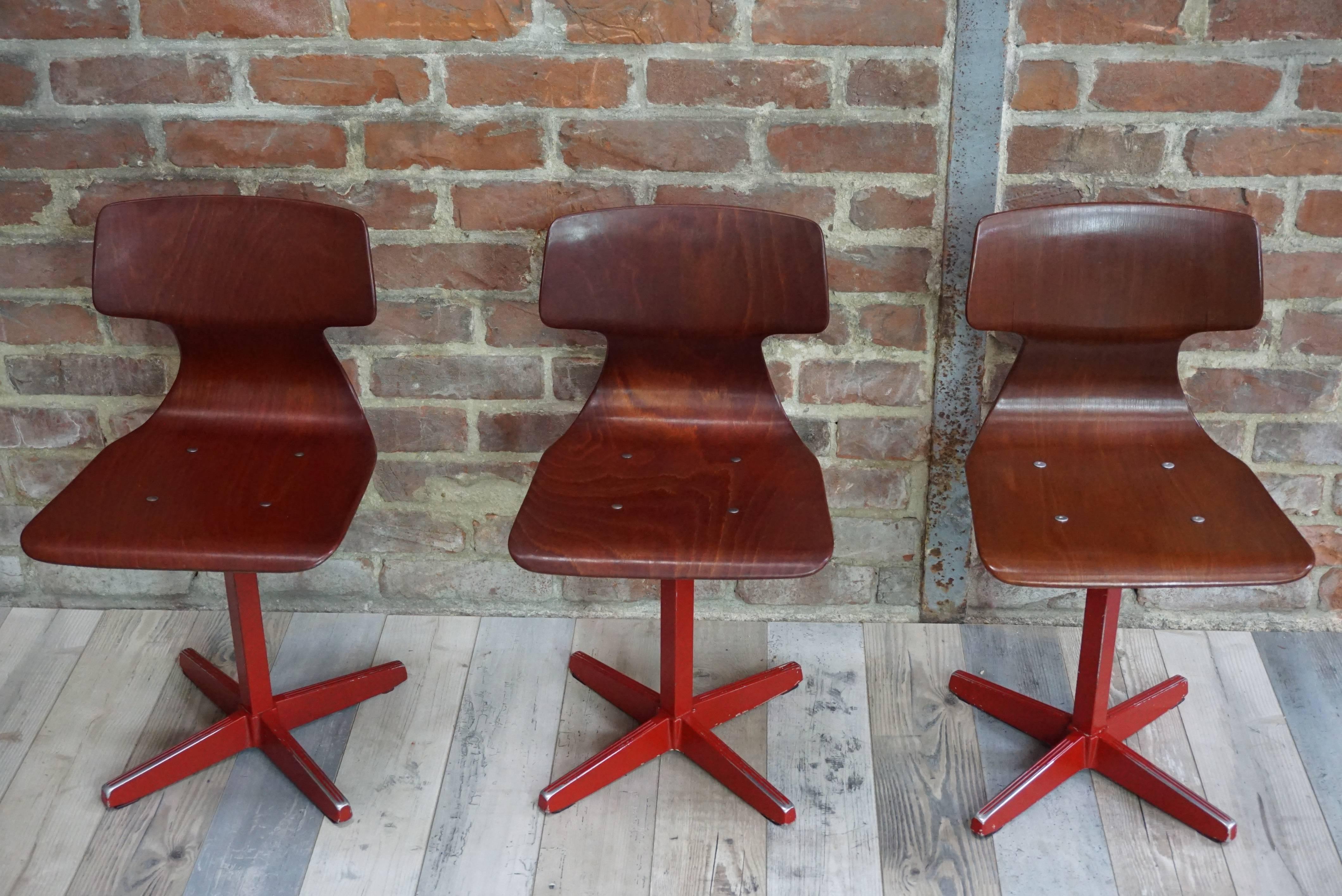 Mid-Century Modern Galvanitas Children's Pagwood 1960s Chair For Sale