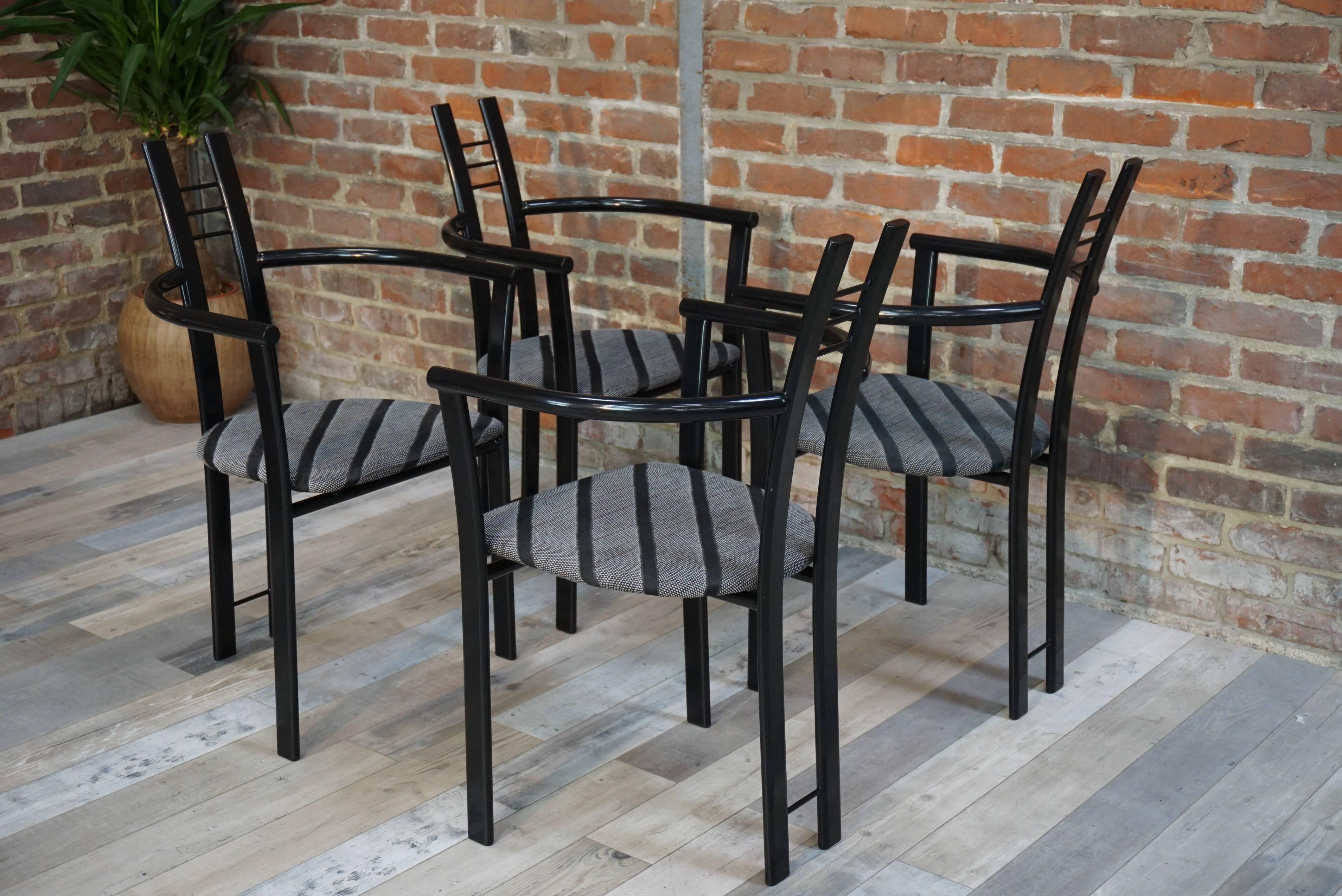 Set of Four Italian Design Chairs from the 1980s In Good Condition For Sale In Tourcoing, FR