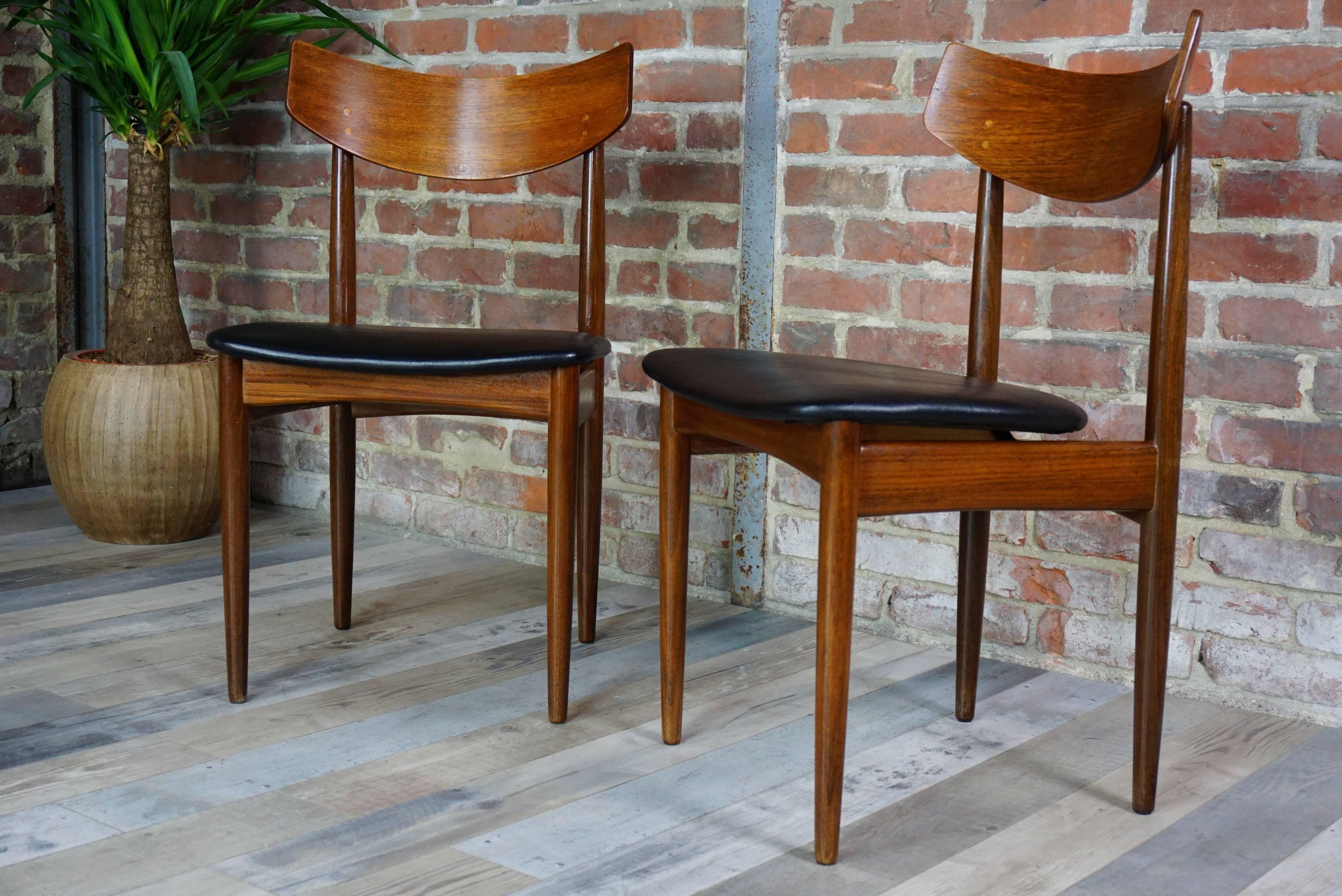 Timeless design, undeniable Scandinavian style, elegant silhouette; these stamped chairs, 