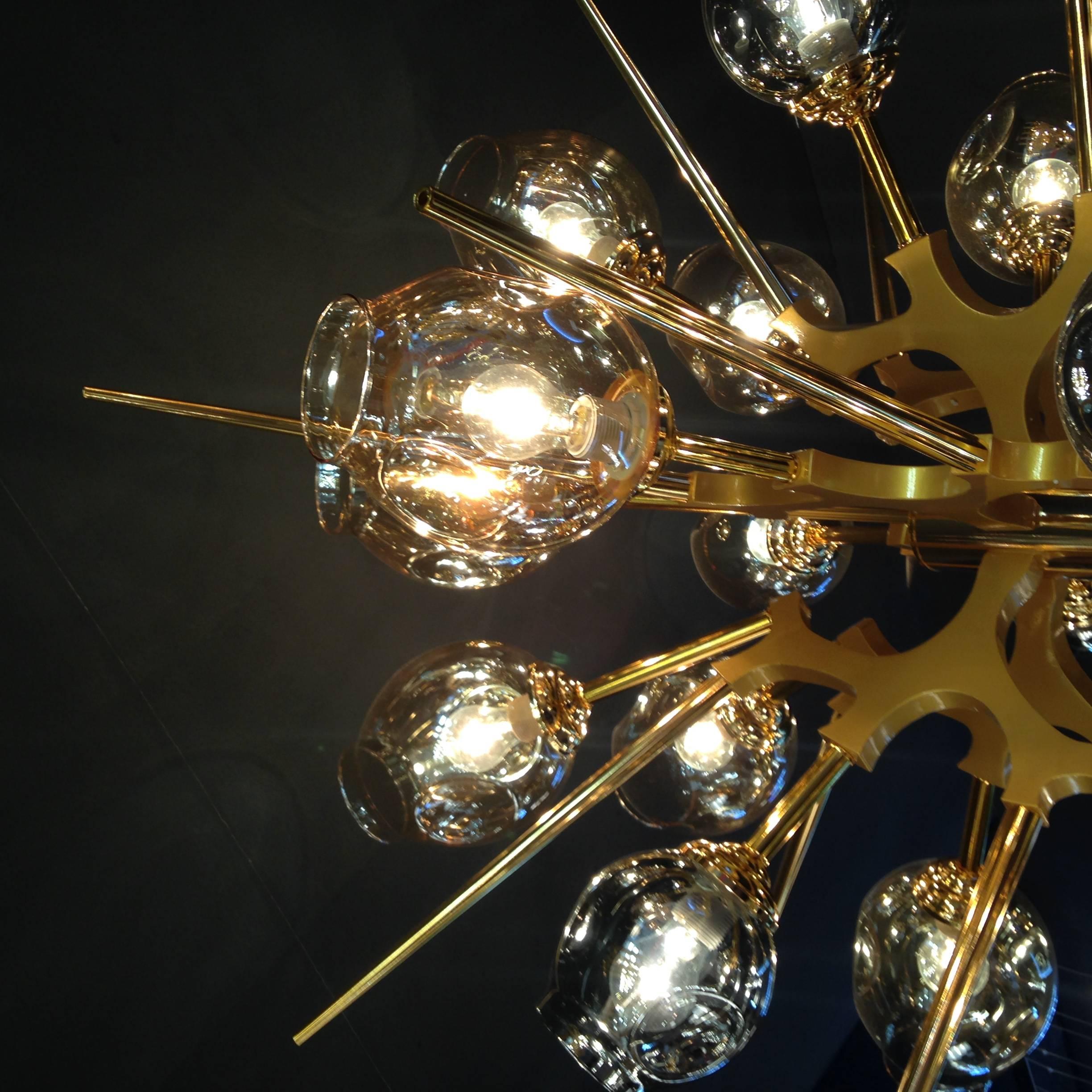 Masterful metal chandelier In Excellent Condition For Sale In Tourcoing, FR
