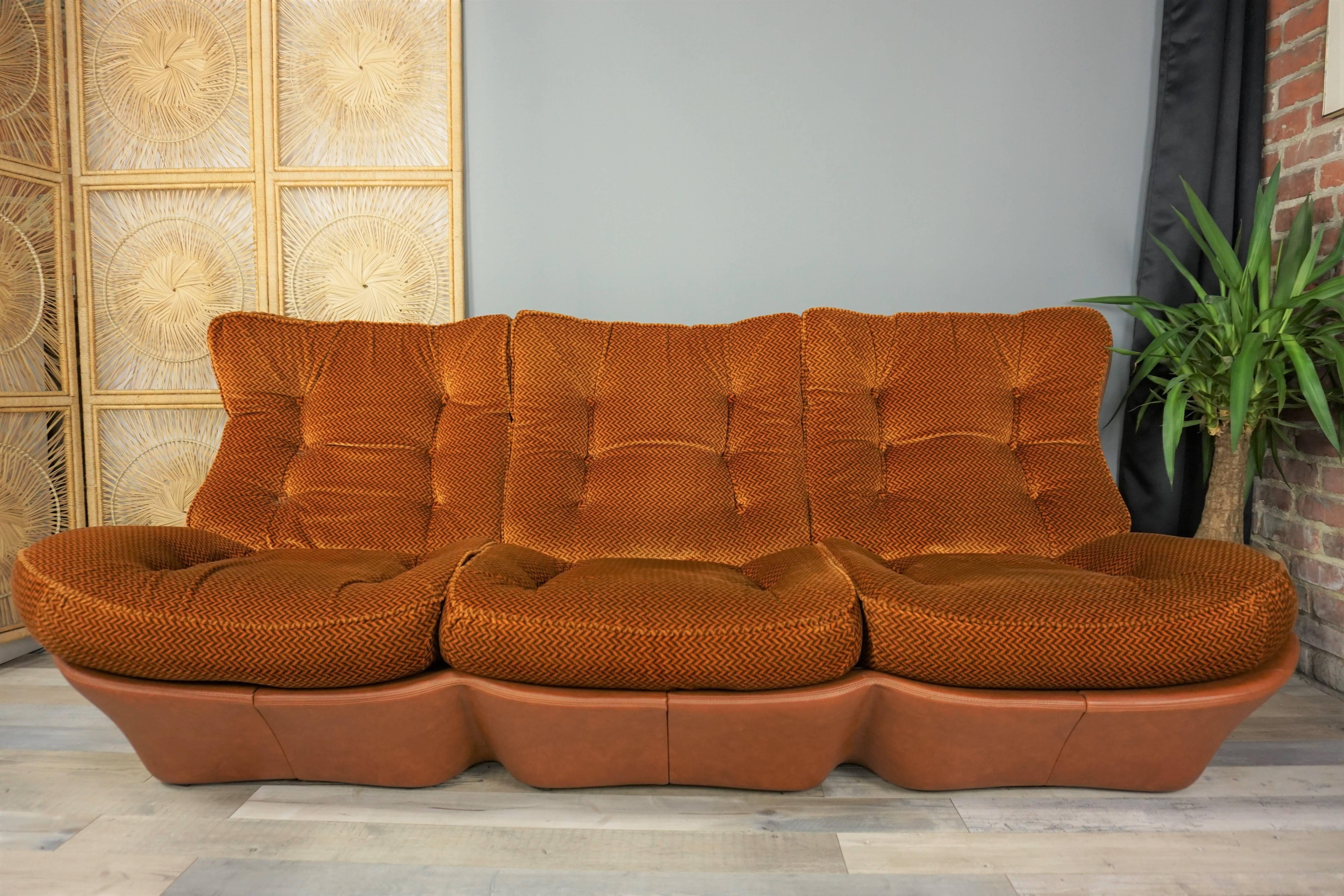 French 1970s Space Age Sofa and Pair of Armchairs