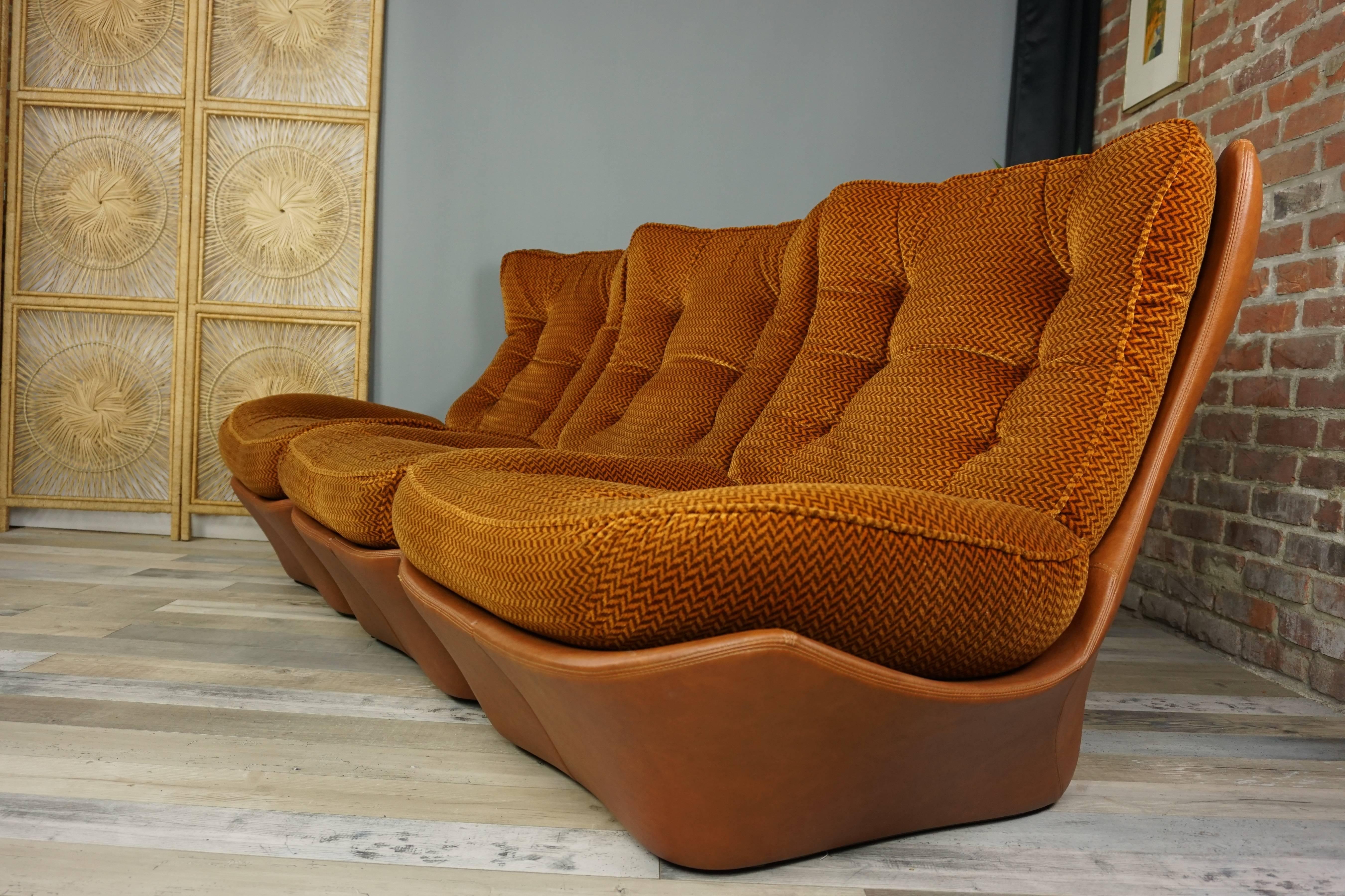 1970s Space Age Sofa and Pair of Armchairs In Good Condition In Tourcoing, FR