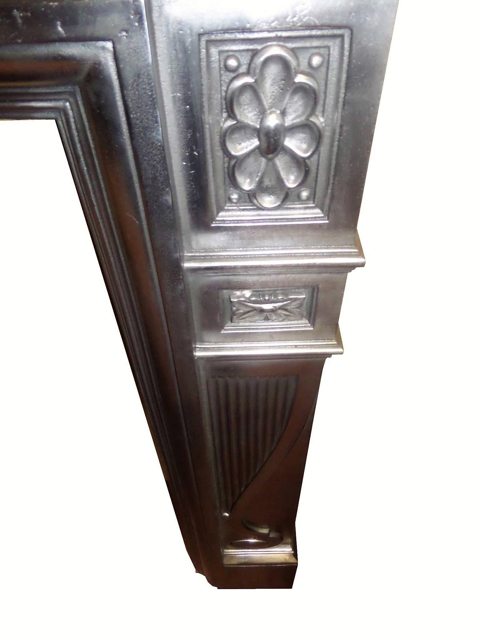 20th Century 1901 Edwardian Burnished Cast Iron Mantel Fireplace Surround In Excellent Condition For Sale In Leicester, Leicestershire