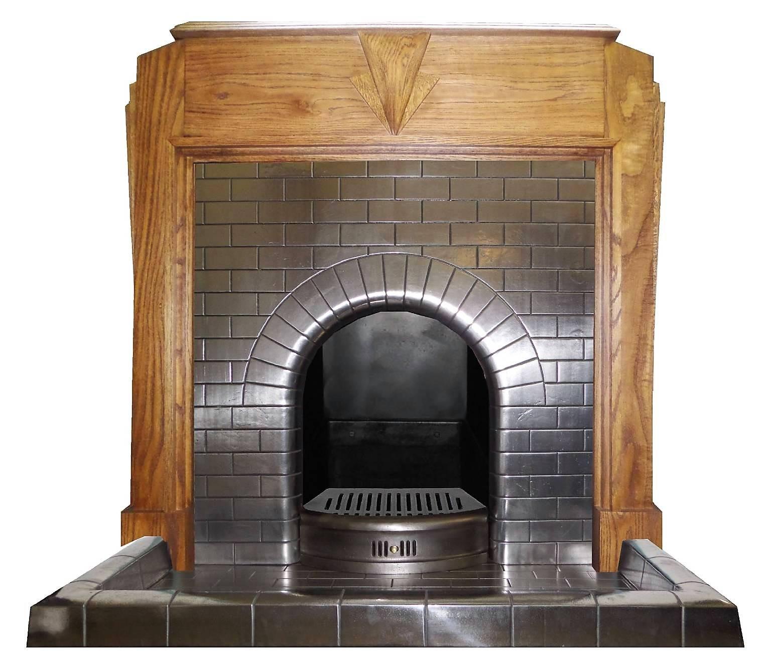 British 1930s Vintage Art Deco Semi Polished Cast Iron Fireplace Insert, For Sale