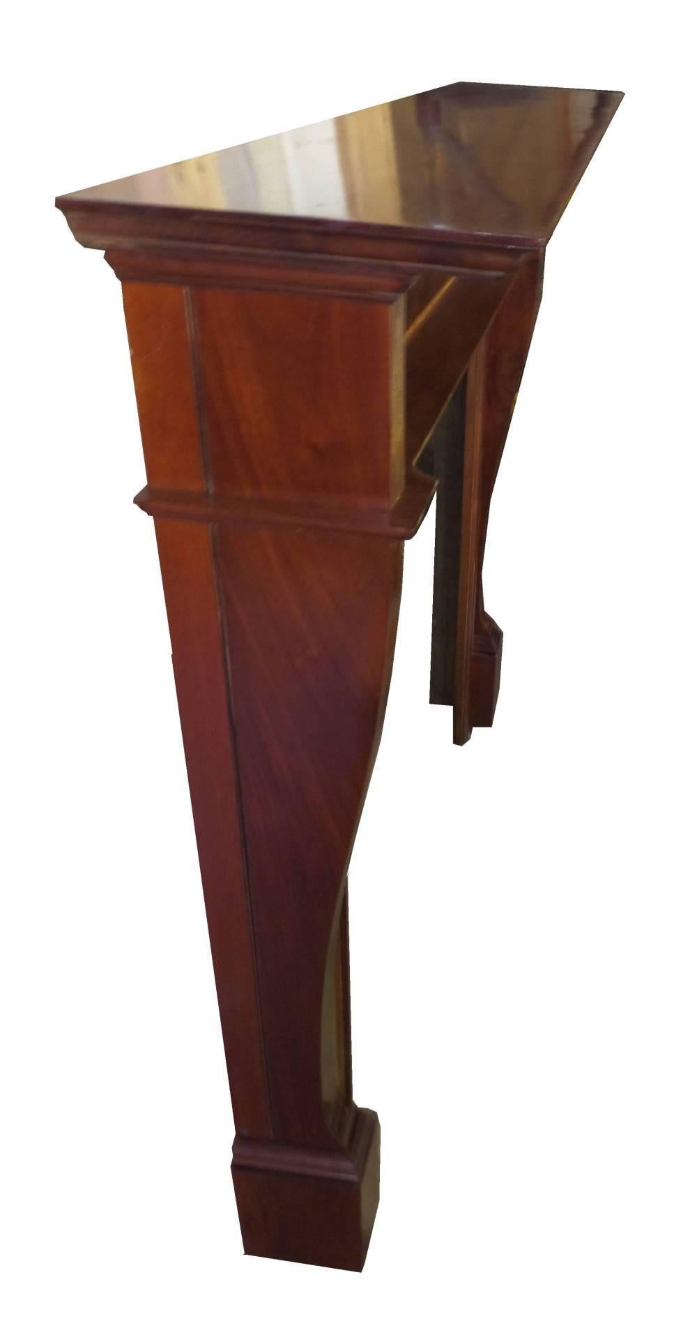 Antique Edwardian Mahogany Wood Sheraton Revival Mantel / Surround In Excellent Condition In Leicester, Leicestershire