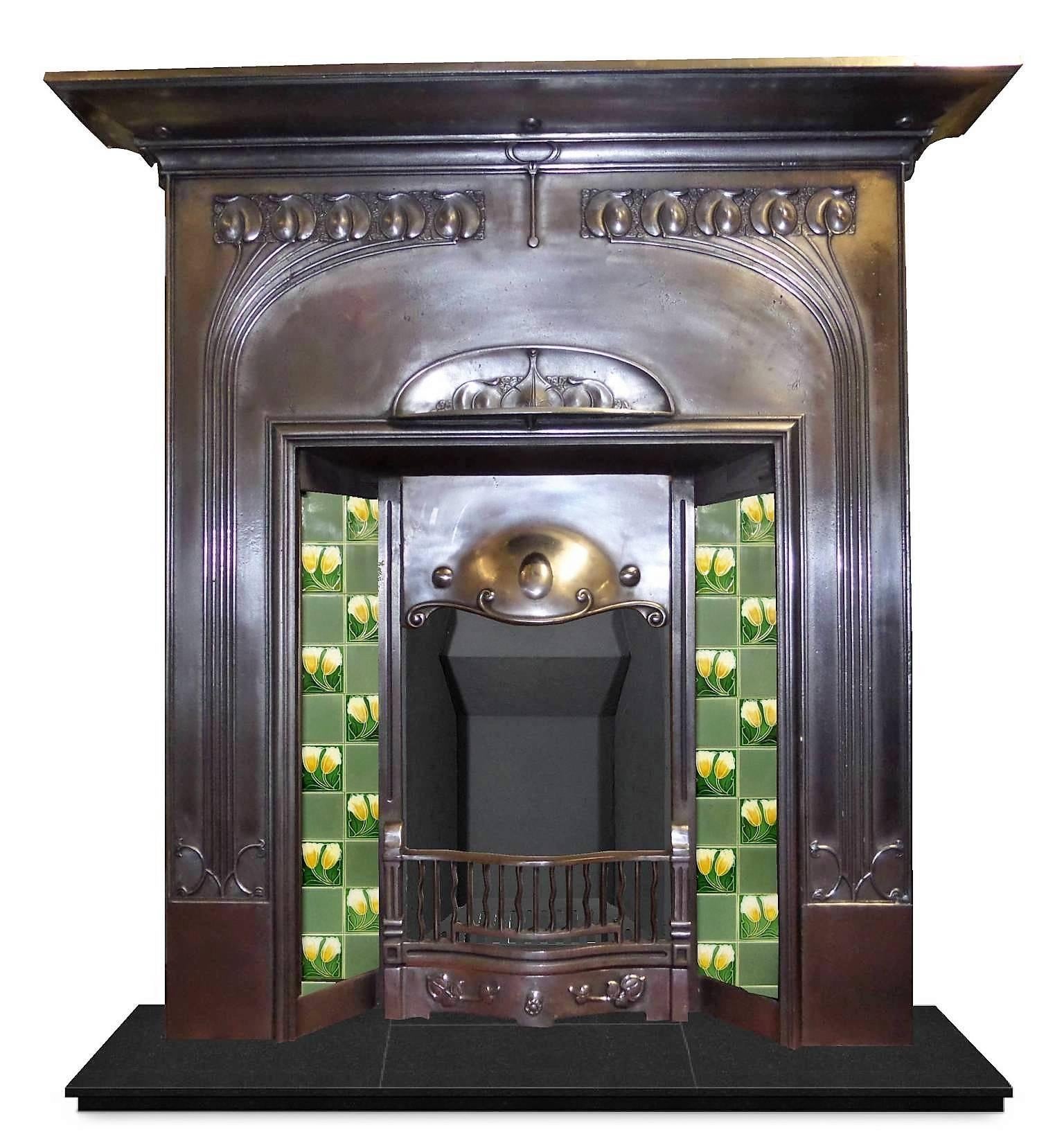 Late 19th Century Victorian Art Nouveau Semi Polished Fireplace with Tiles In Excellent Condition For Sale In Leicester, Leicestershire