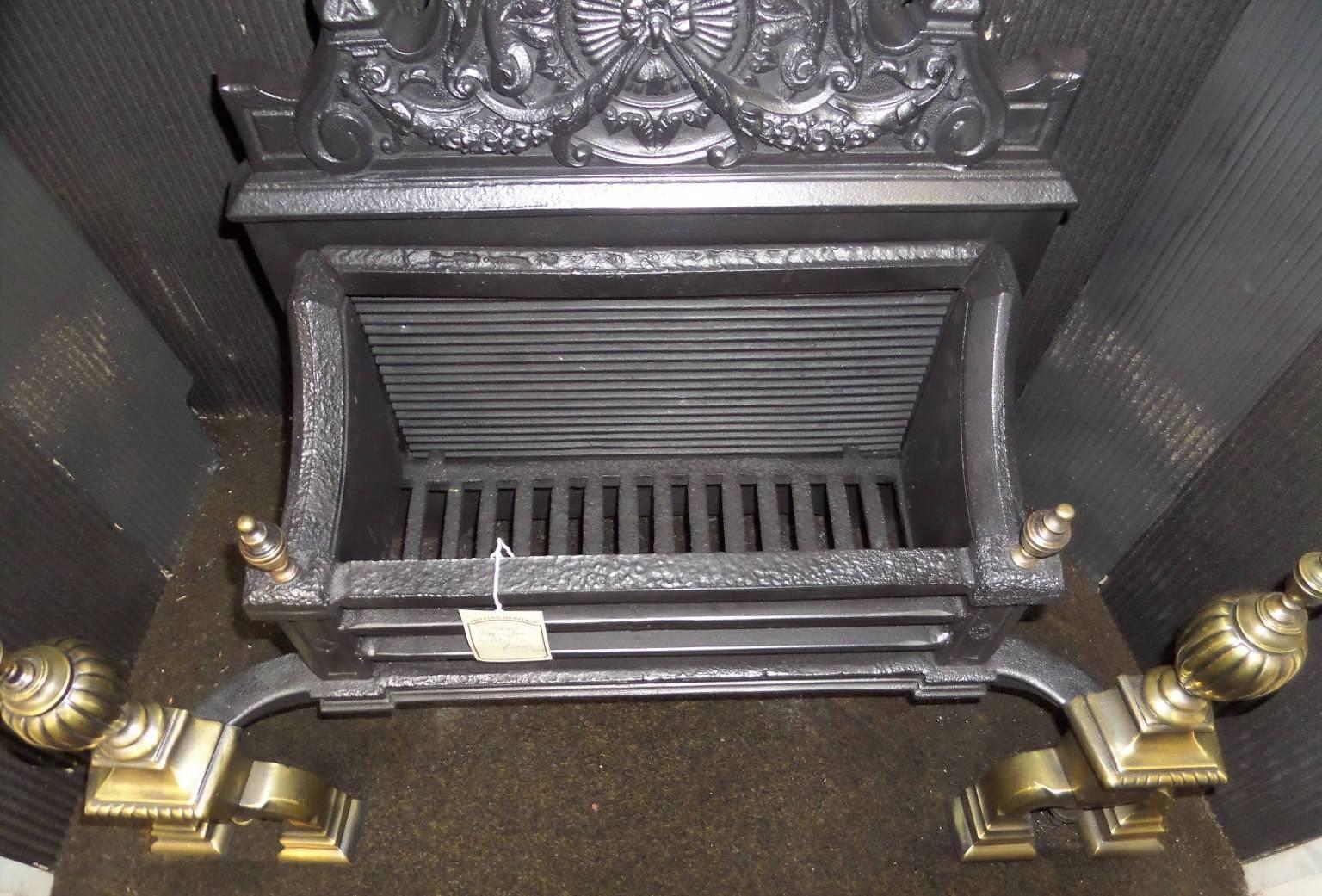 19th Century Large Georgian, Regency Cast Iron, Brass Fireplace Basket In Good Condition For Sale In Leicester, Leicestershire