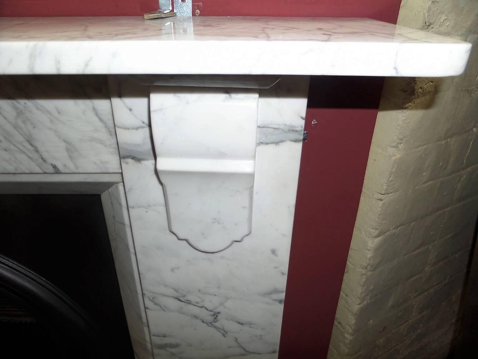 Great Britain (UK) Early 20th Century Edwardian Carrara Marble Chimney Piece Surround For Sale