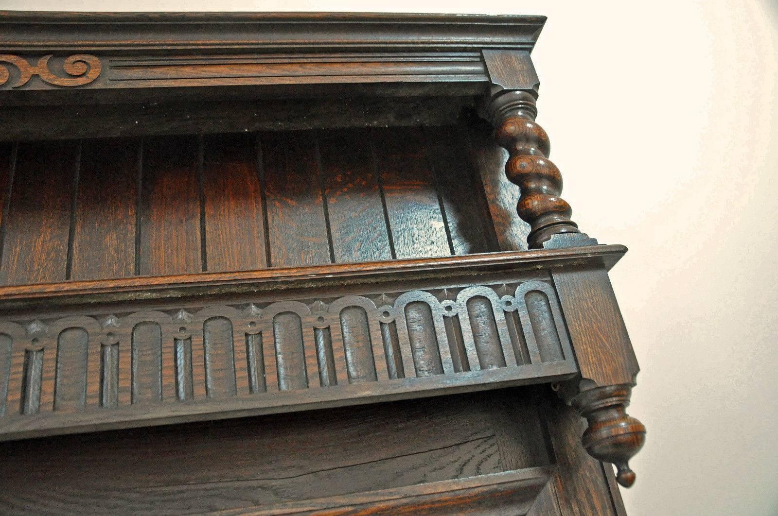 20th Century Oak Arts & Craft Style Wood Surround For Sale 2