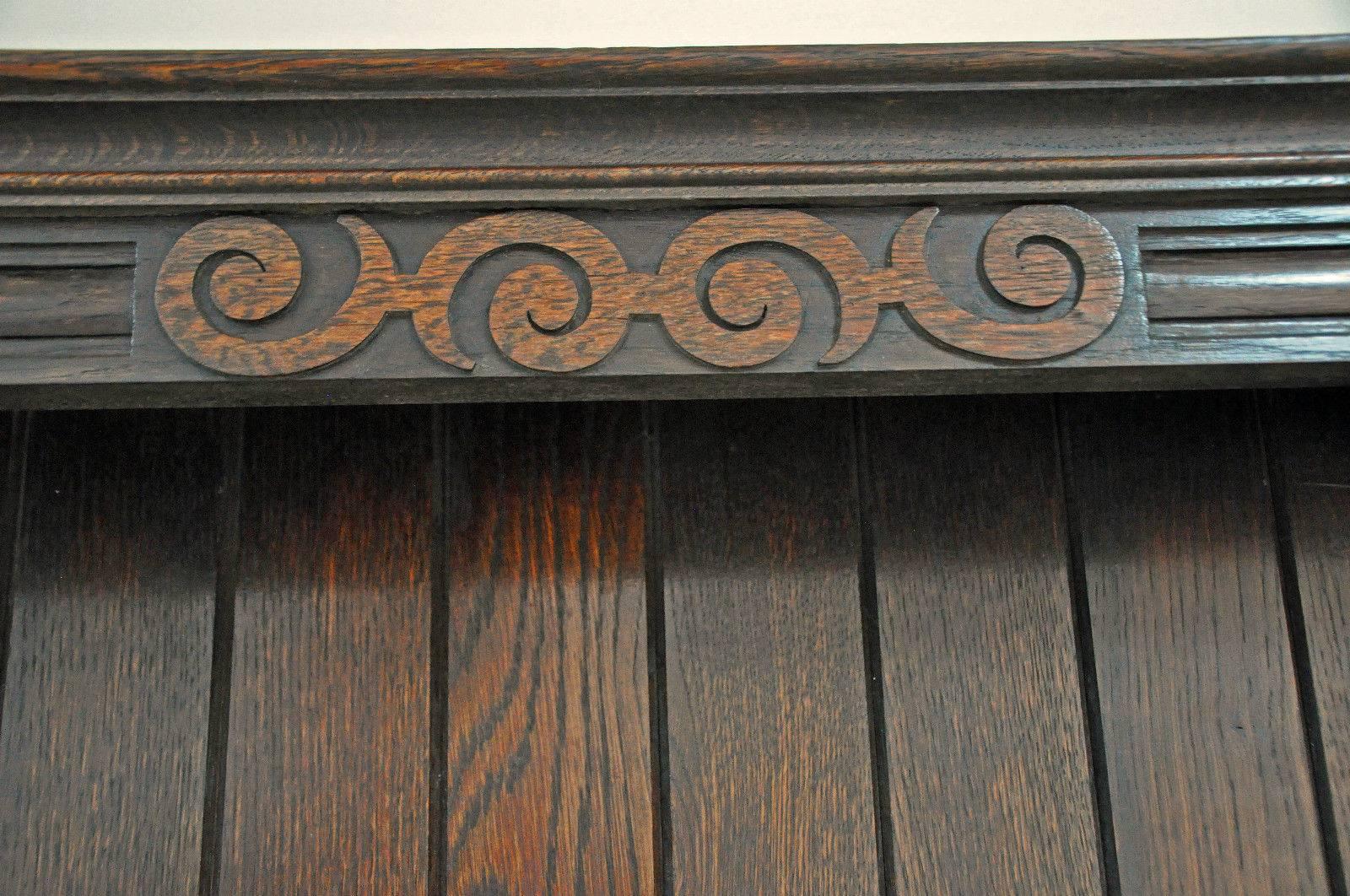 Early 20th Century 20th Century Oak Arts & Craft Style Wood Surround For Sale