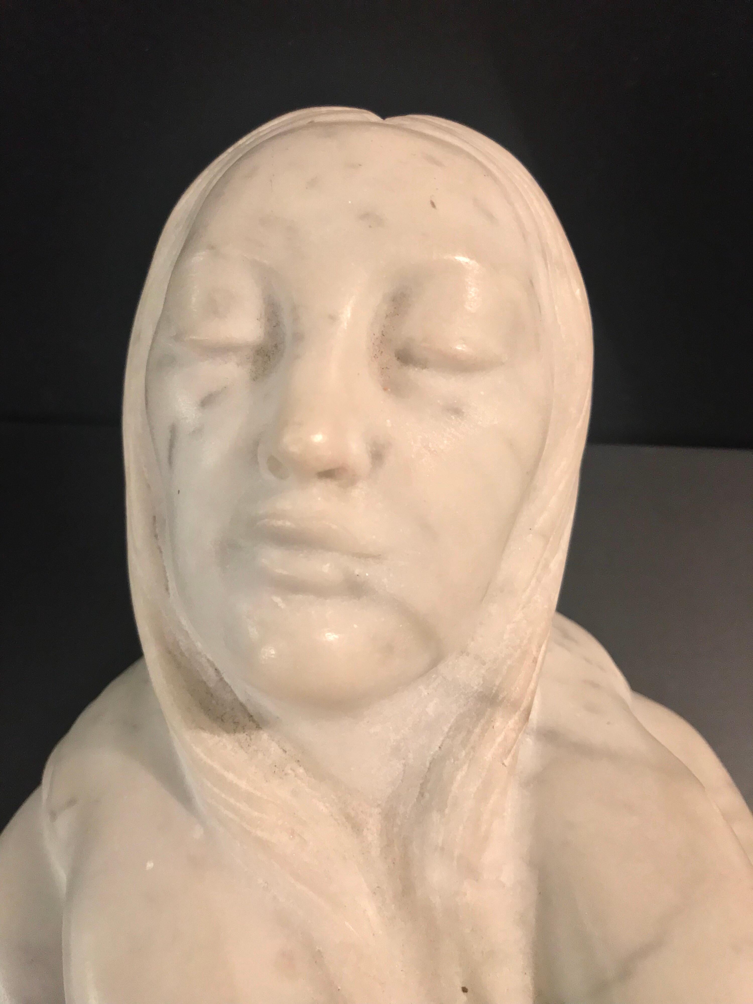 Art Nouveau Reclining Maiden Marble Sculpture Signed im Angebot 8