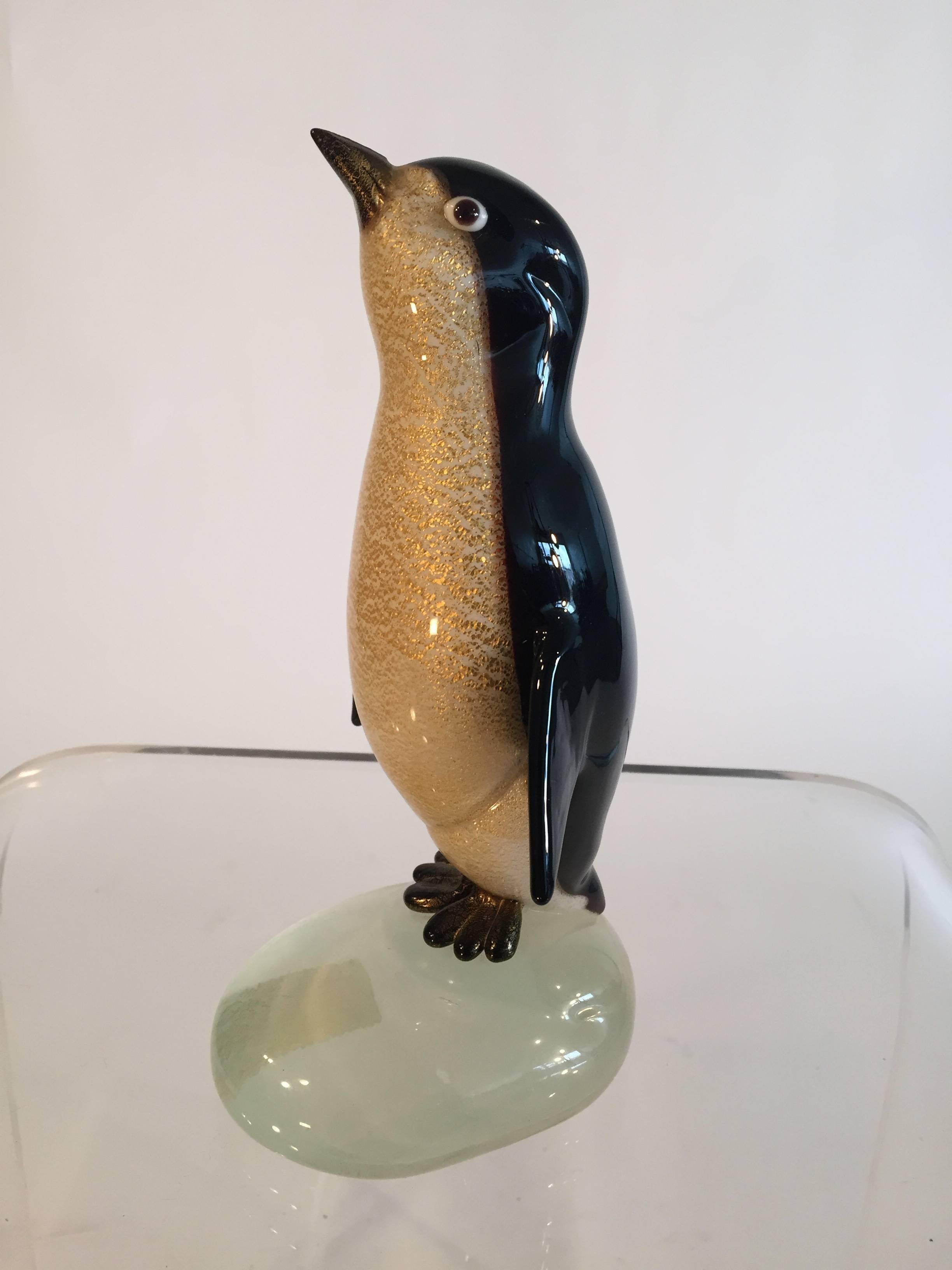 Murano art glass penguin. Label still intact on the underside, Italy, 1960s.