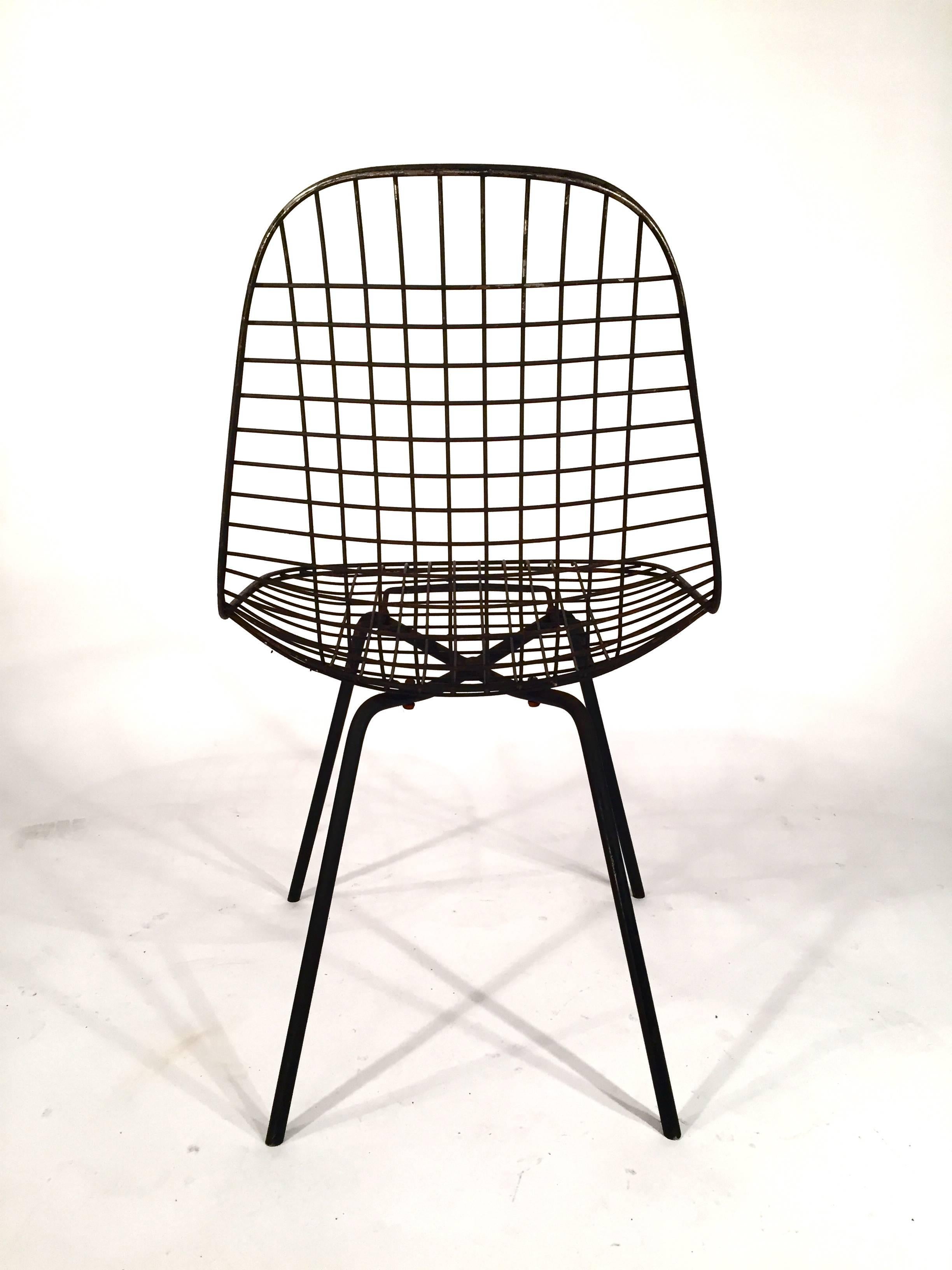 Set of Four Early Charles Eames Wire Chairs, 1950s For Sale 3