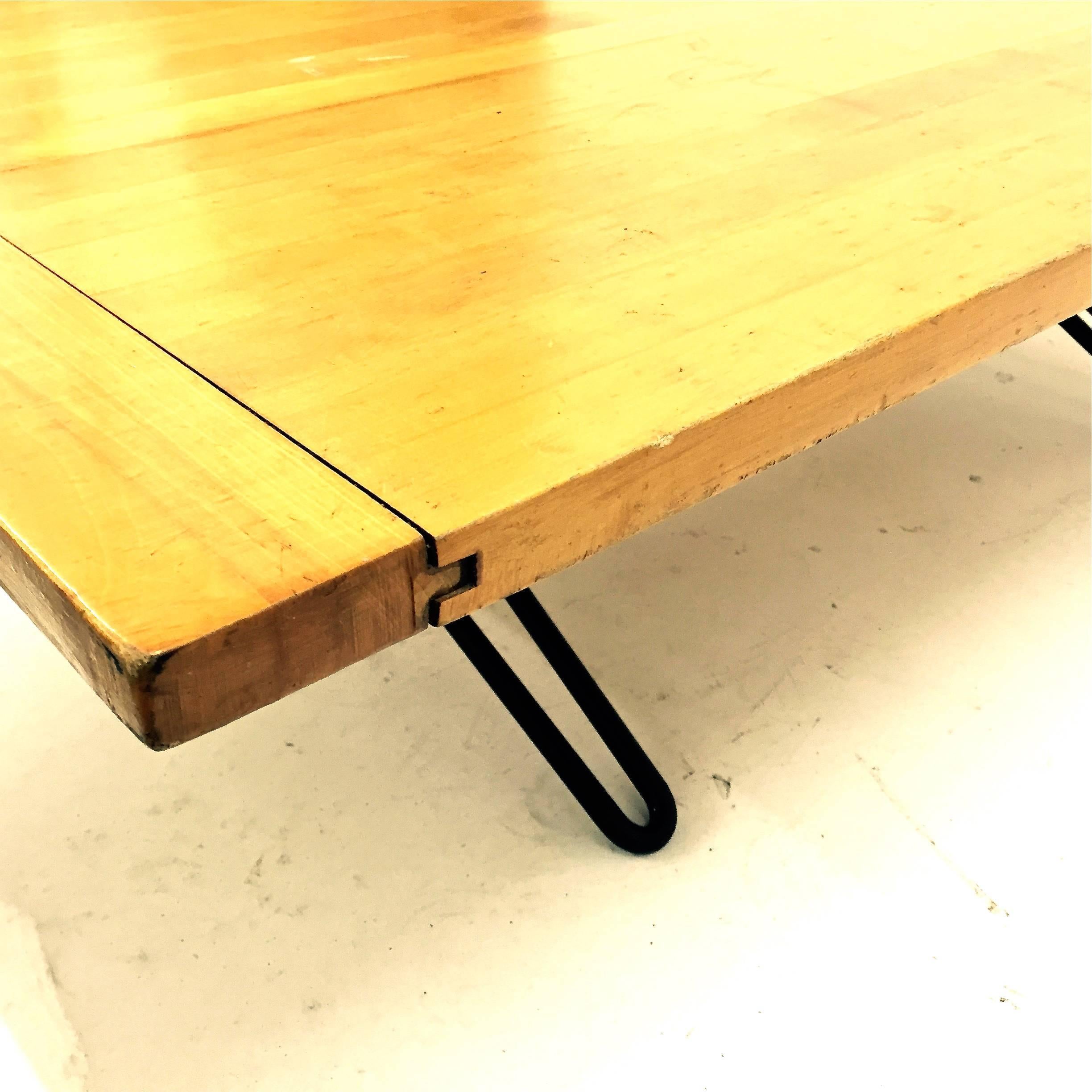 Henry Robert Kann Coffee Table with Sculptural Iron Hairpin Legs, 1950s For Sale 2
