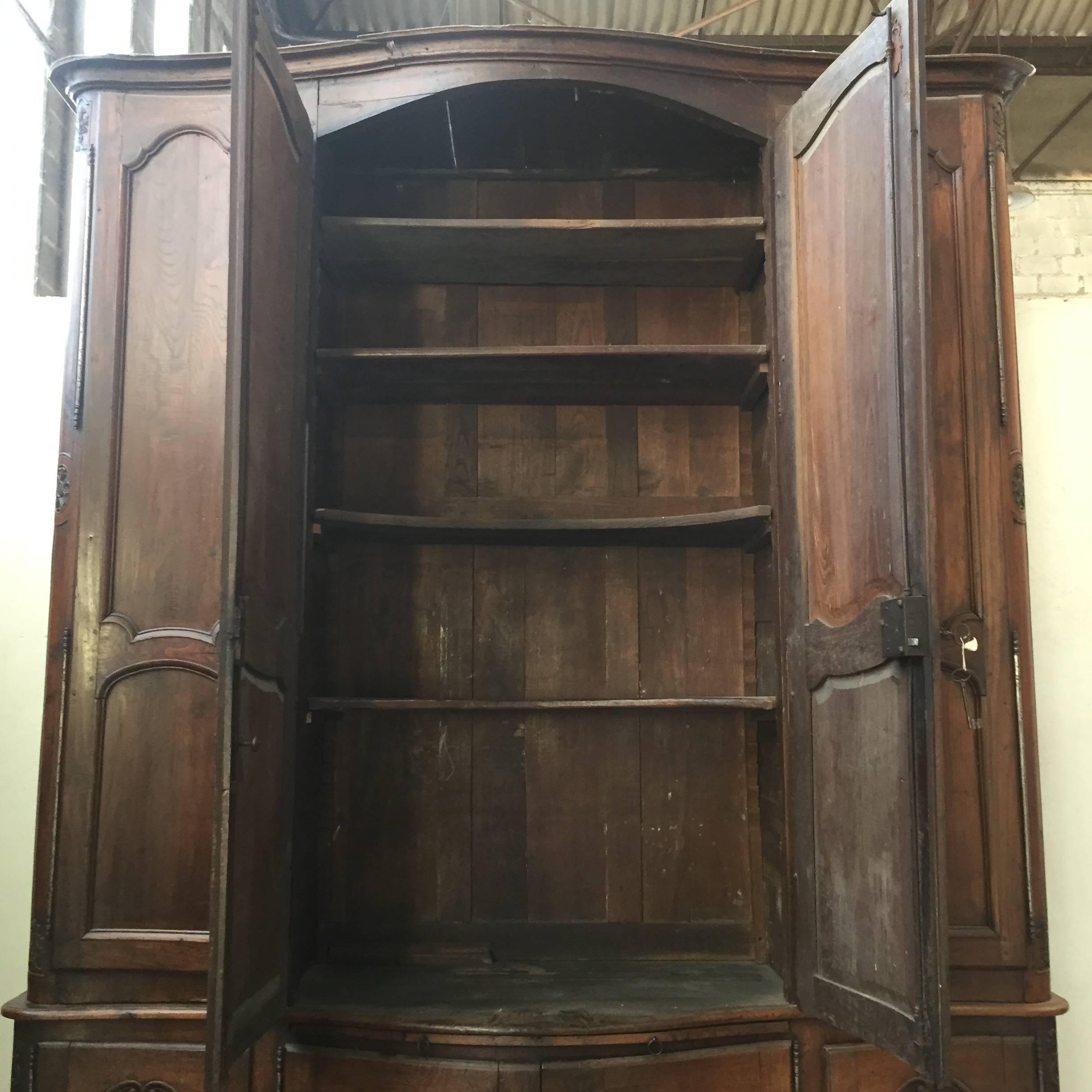 Wood Large 18th Century  French Buffet with Generous and Curved Shape For Sale
