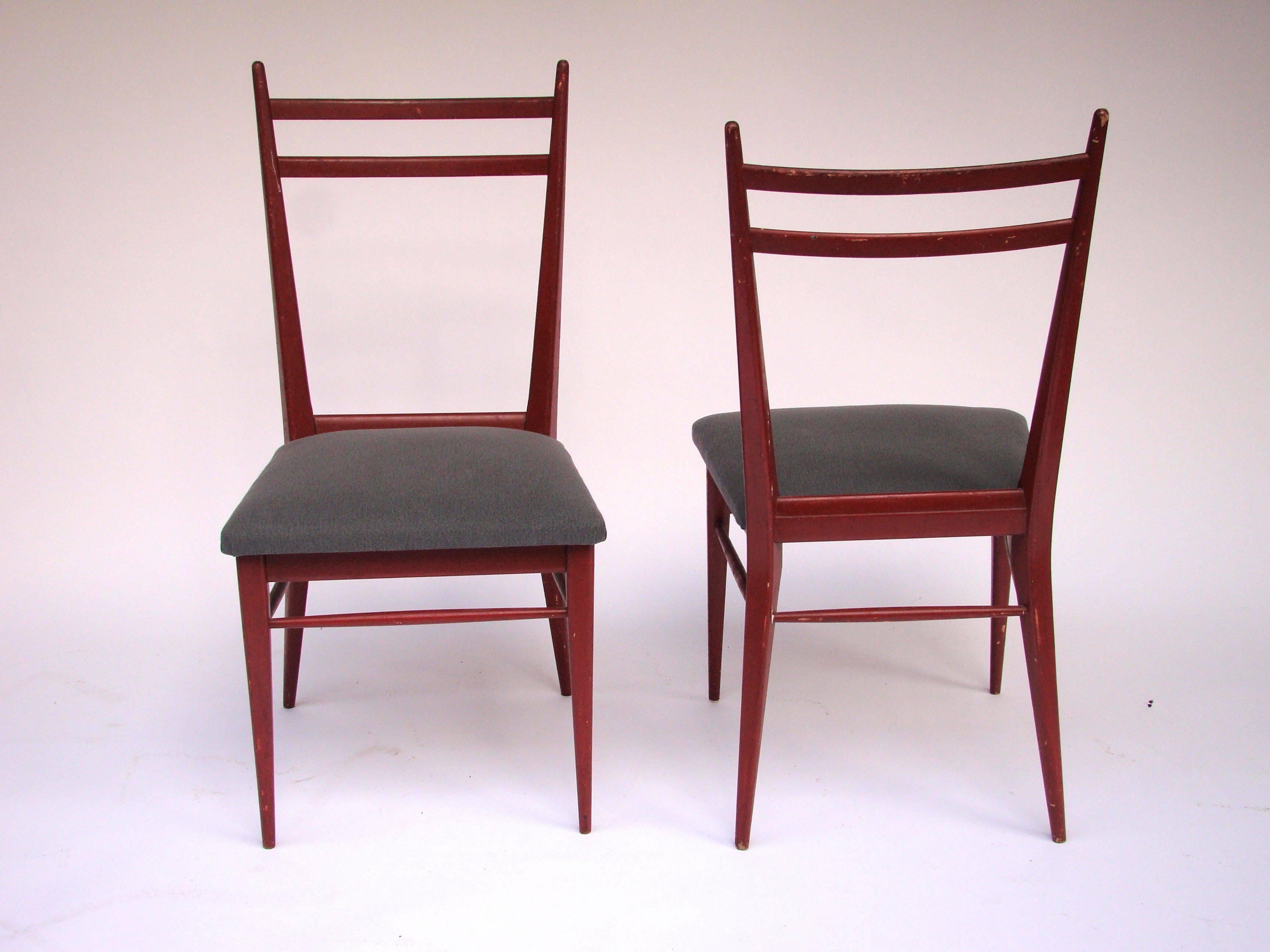 Italian set of six chairs in red painted beech tree and fabric, circa 1950.
  