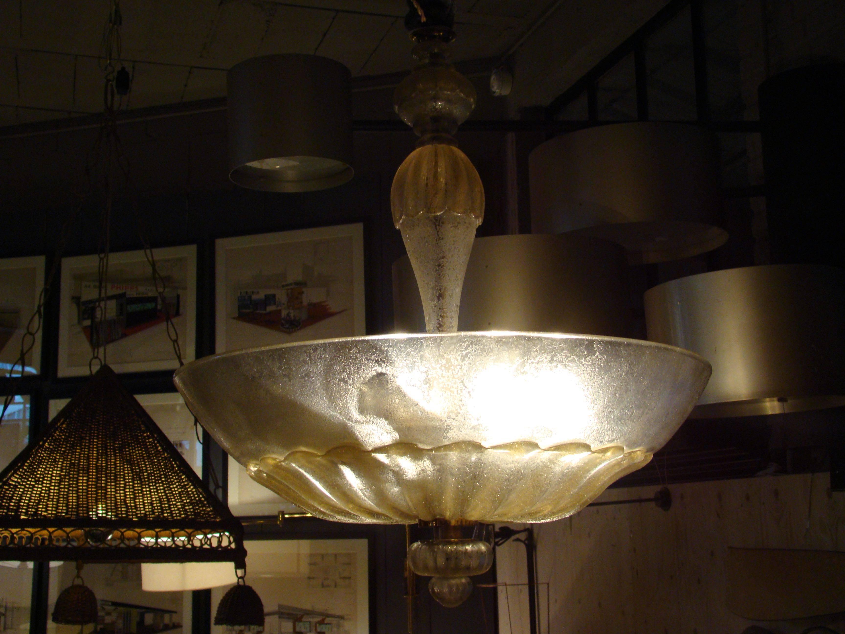 Italian opalescent Murano Corroso art glass bowl light by Seguso for Veronese, circa 1950.

Mint condition.