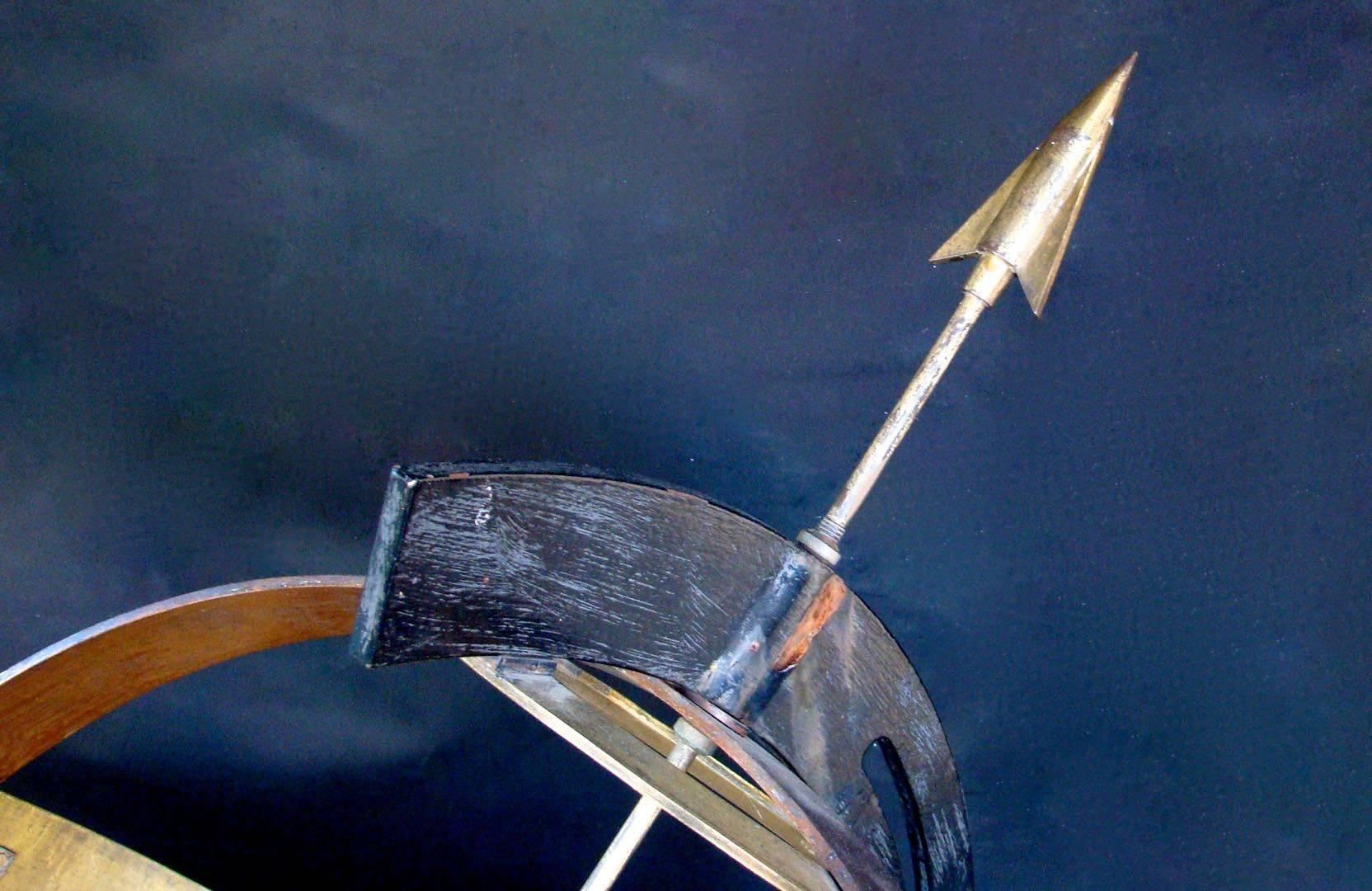 1960s, Aluminium, Brass, Steel and Copper Sundial In Good Condition In Saint-Ouen, FR