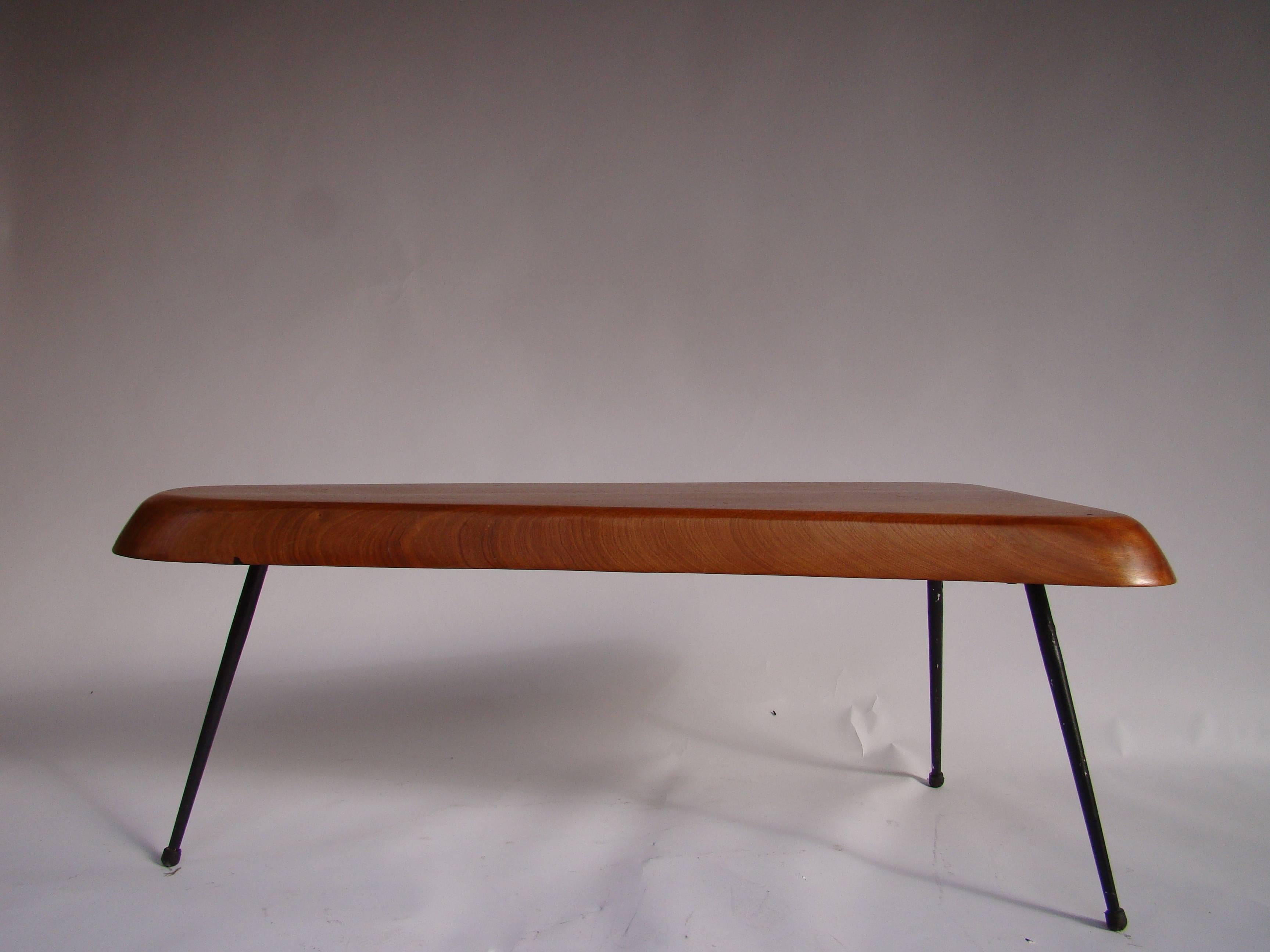 Mahogany coffee table, 1960s
Measures: H 105 cm
D 45 cm.